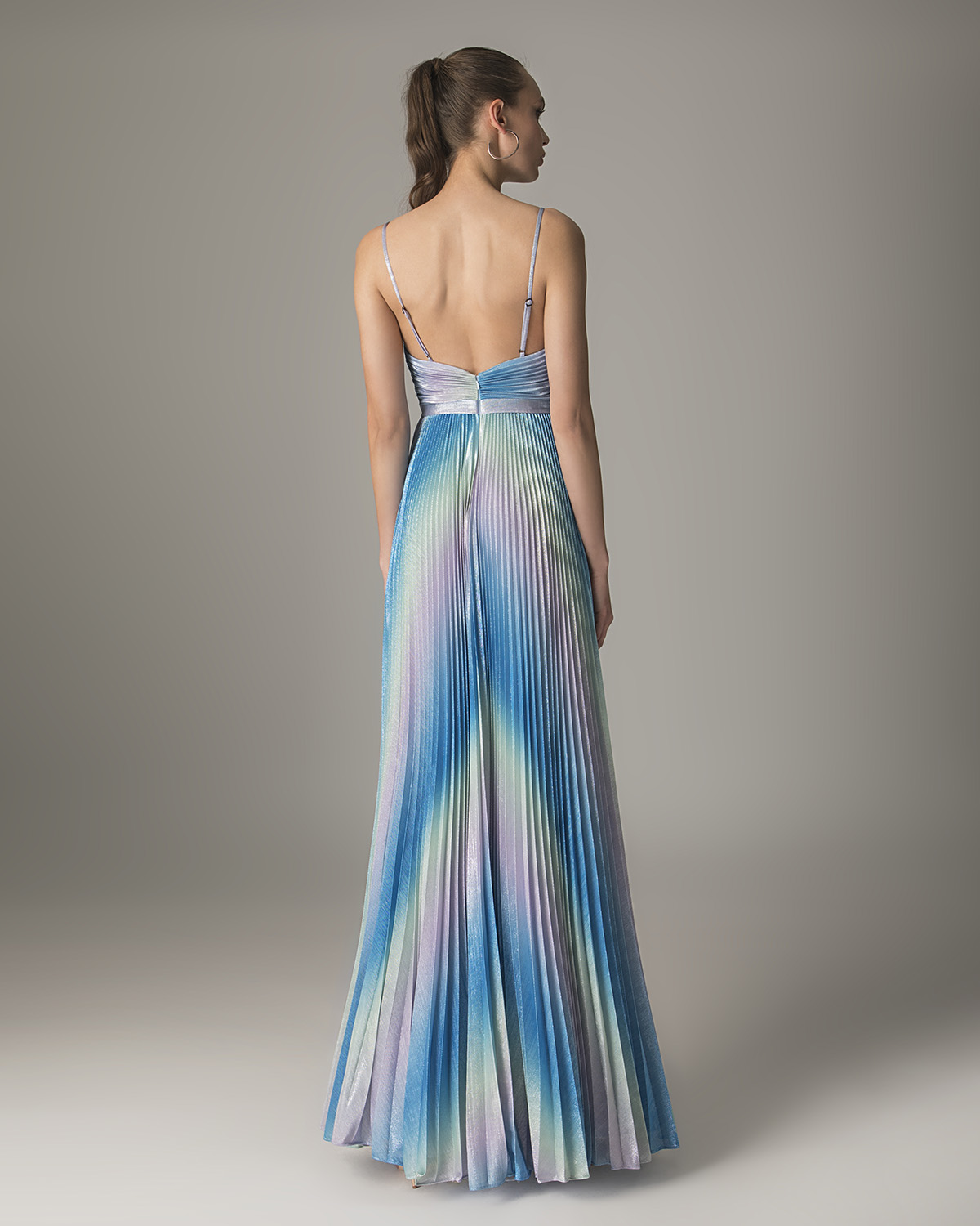 Cocktail Dresses / Long pleated cocktail dress with shining fabric