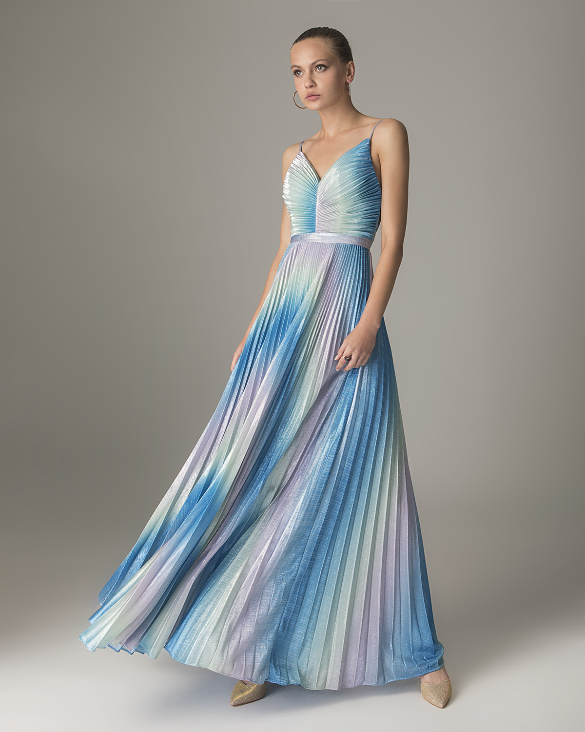 Cocktail Dresses / Long pleated cocktail dress with shining fabric