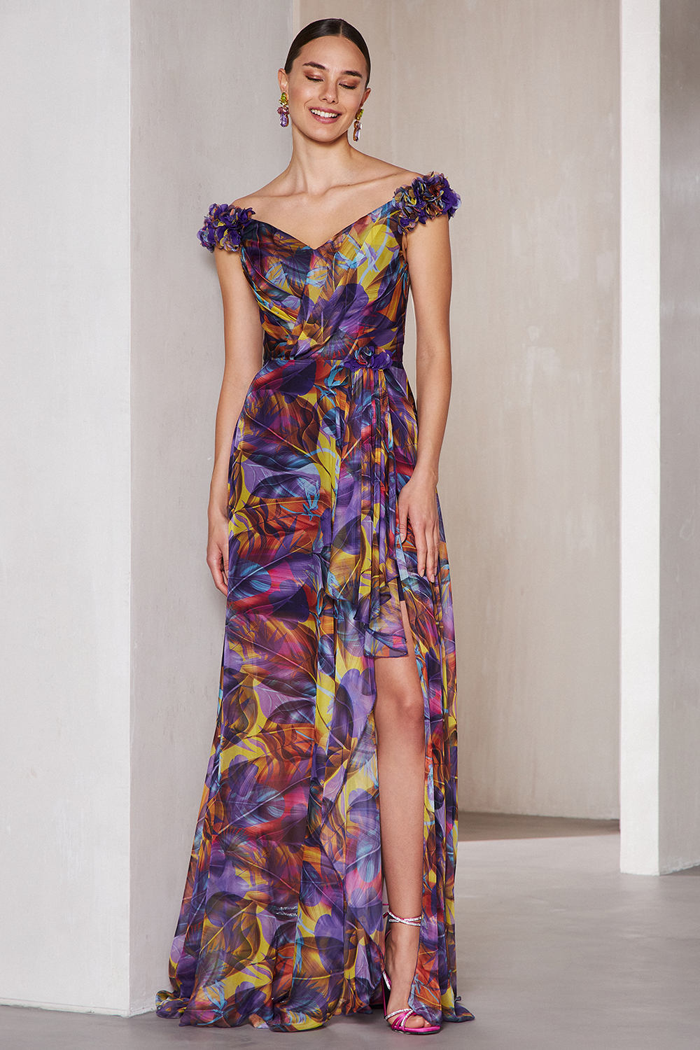 Long cocktail printed dress with chiffon fabric
