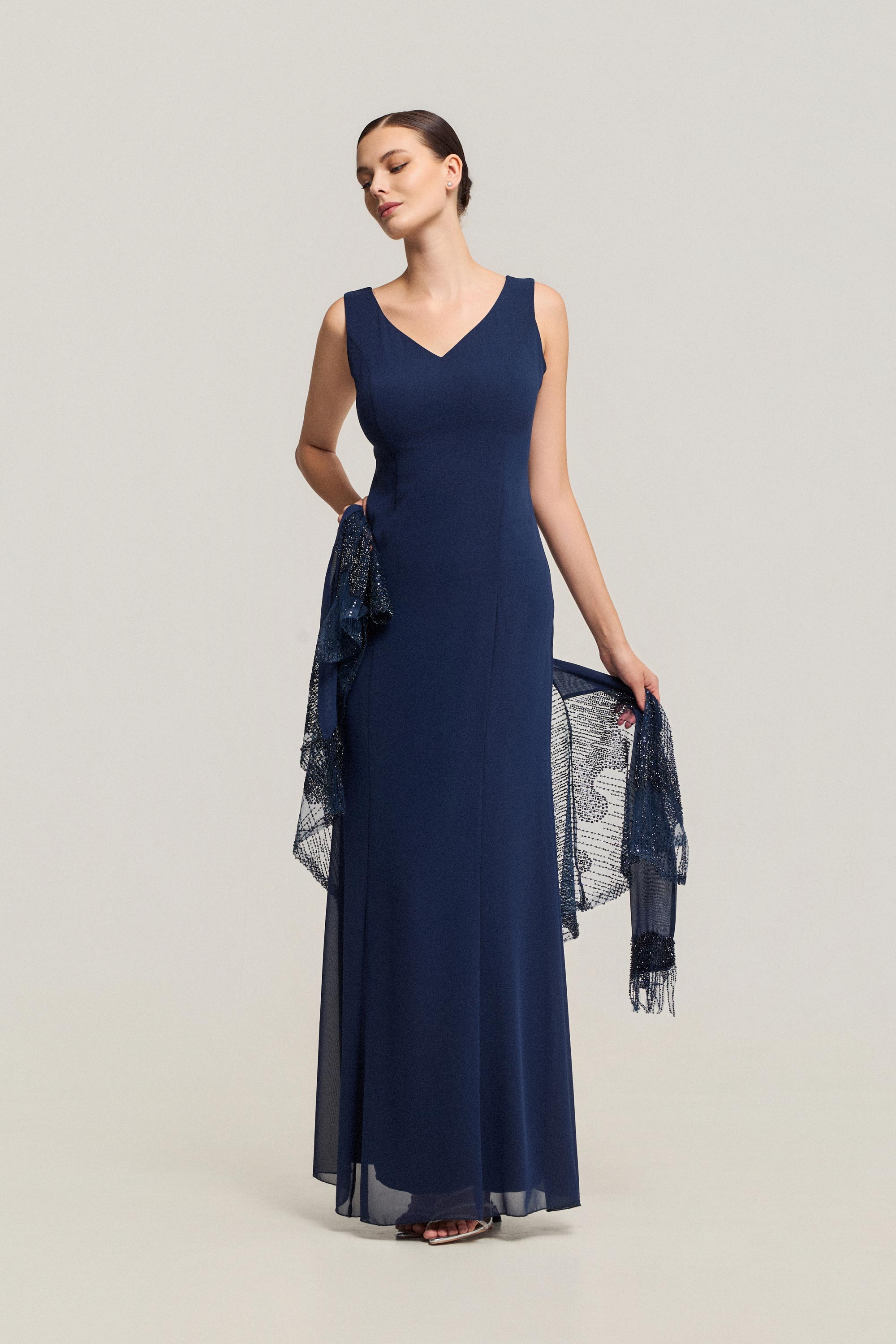 Κλασικά Φορέματα / Κλασικό φόρεμα μακρύ με σάλι, κομψή γραμμή και διαχρονικό στυλ