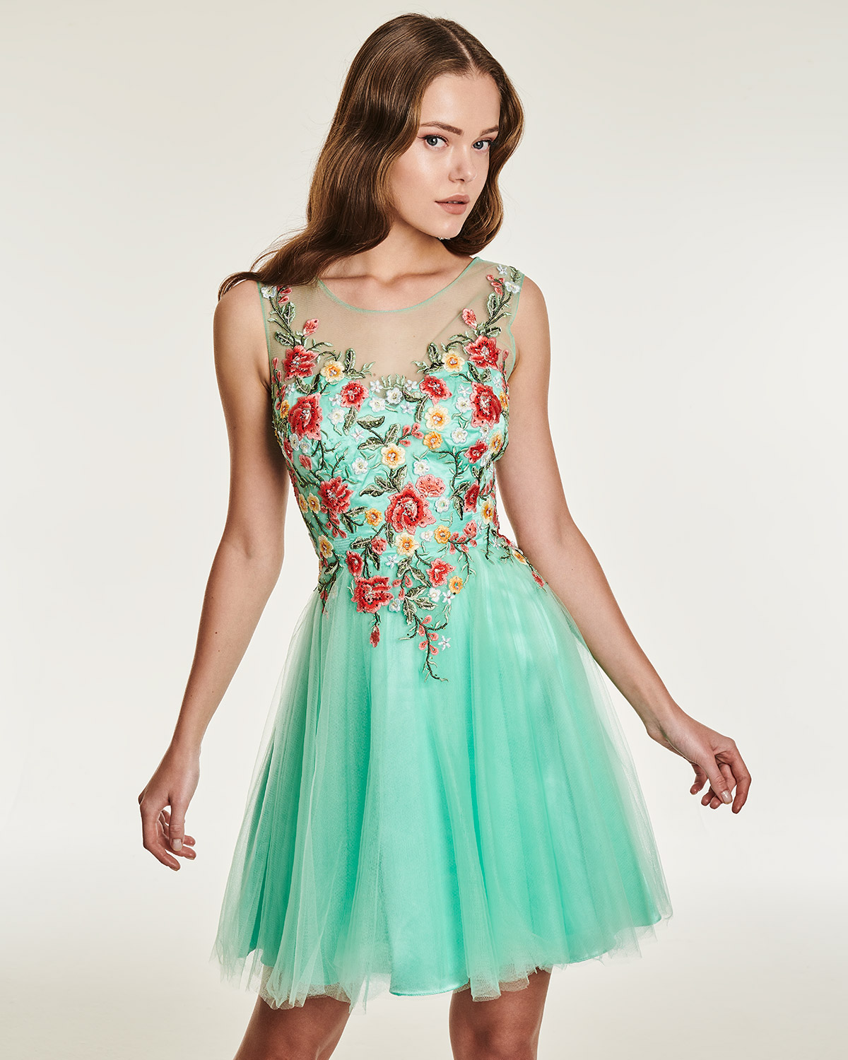 Short cocktail tulle dress with applique flowers