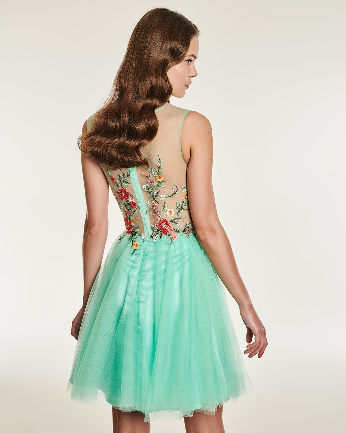 Short cocktail tulle dress with applique flowers
