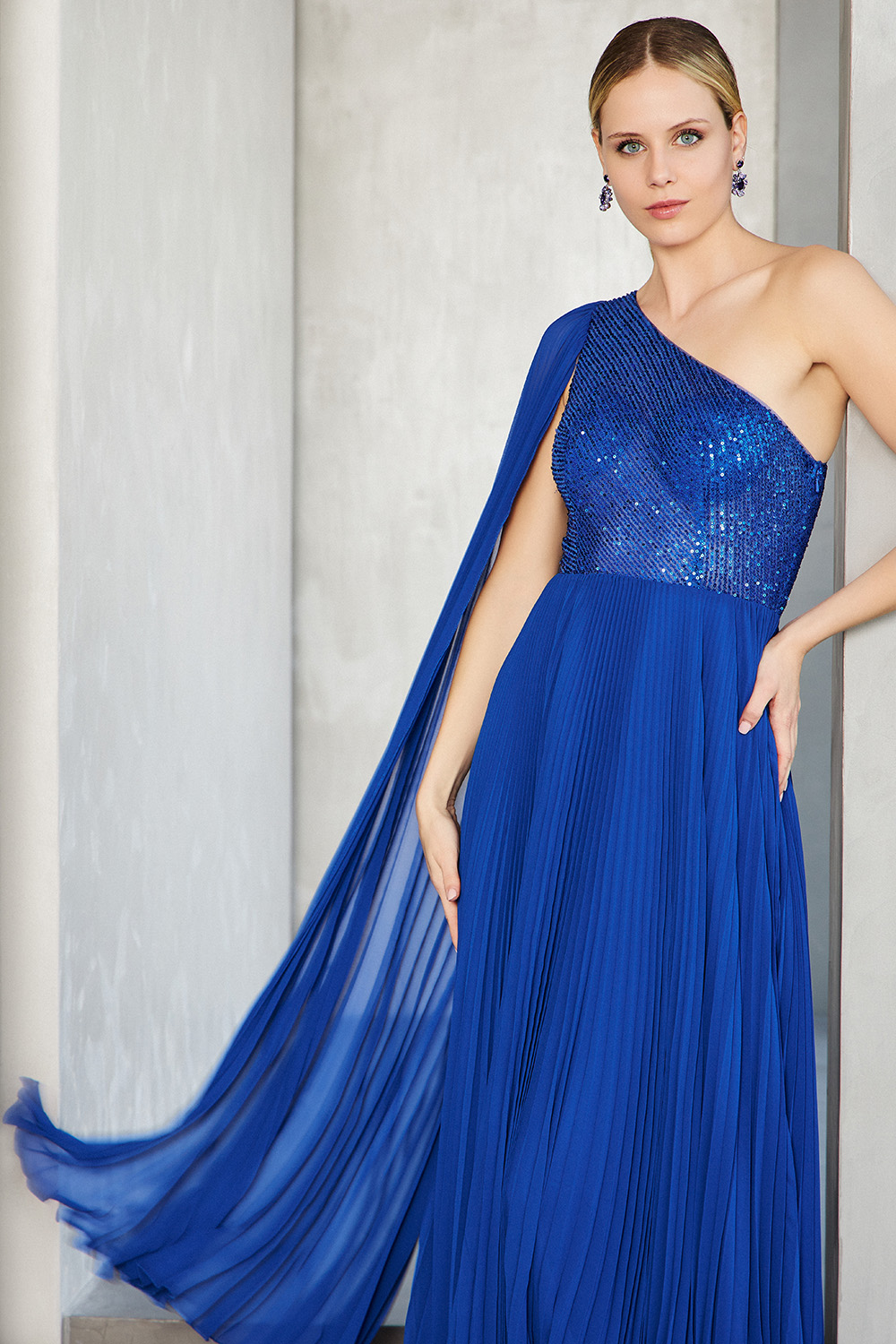 Evening Dresses / One shloulder long pleated dress, beaded top with sequences and pleated long sleeve