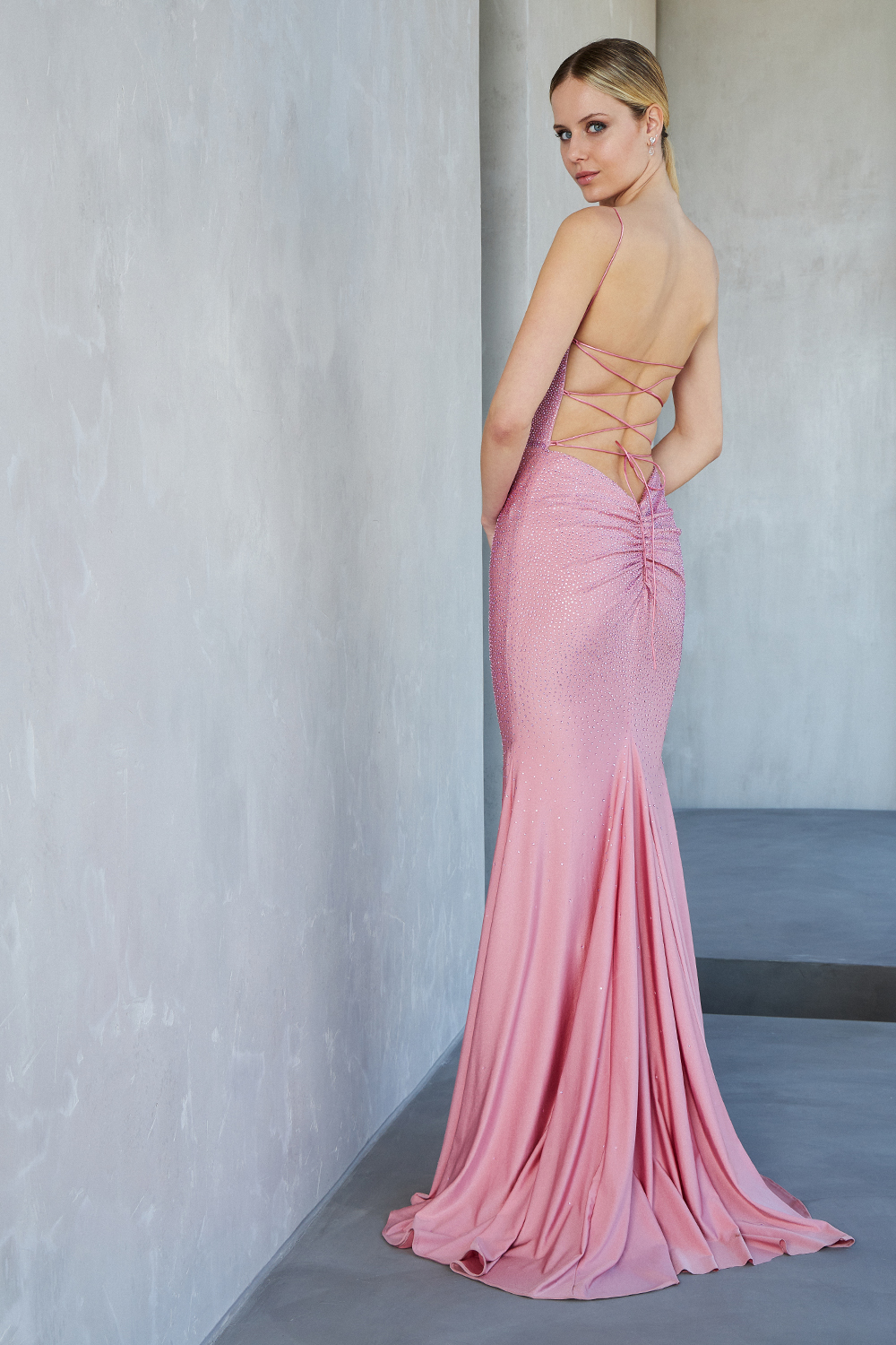 Evening Dresses / Long fully beaded dress with open back