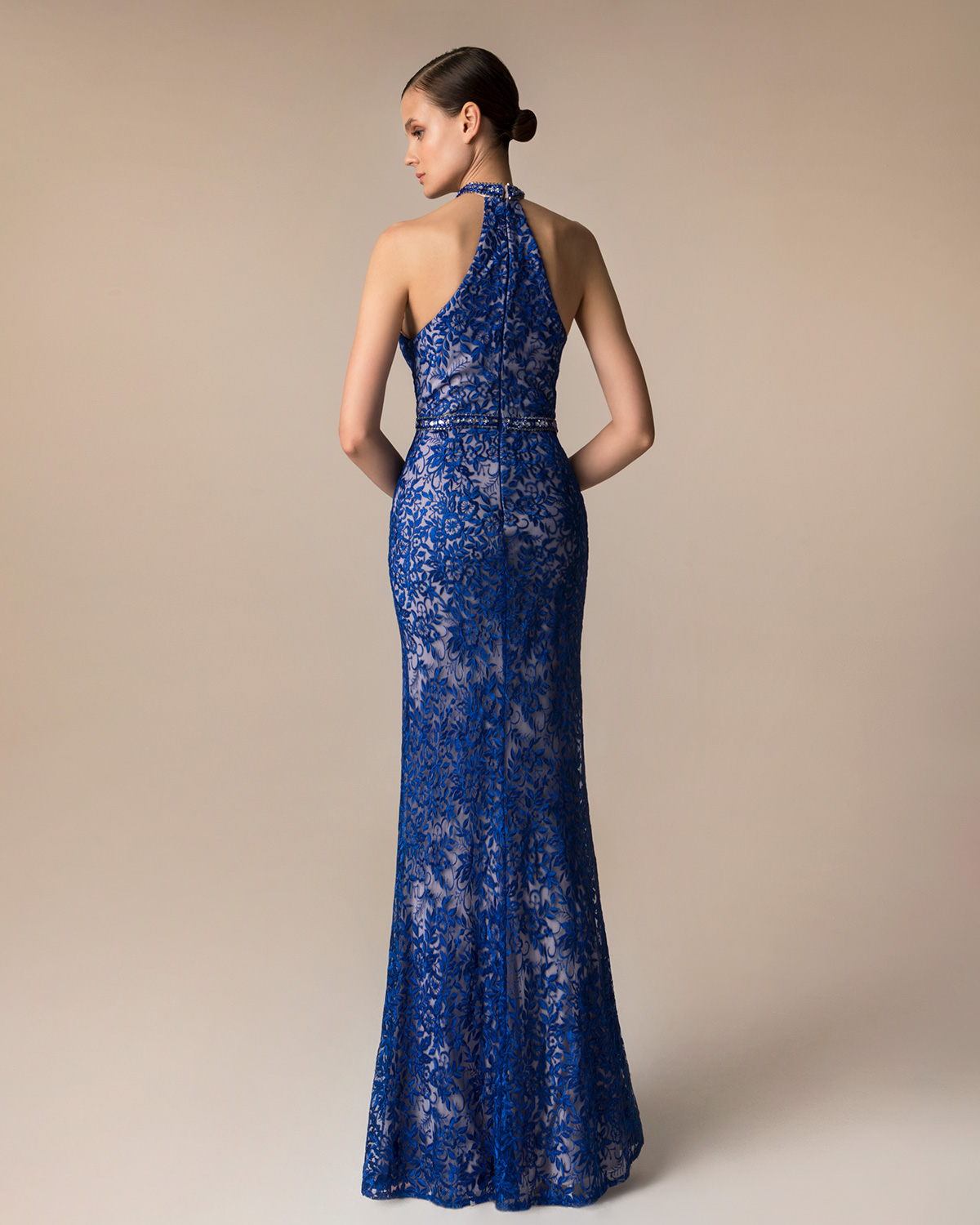 Evening Dresses / Long evening lace dress with beading