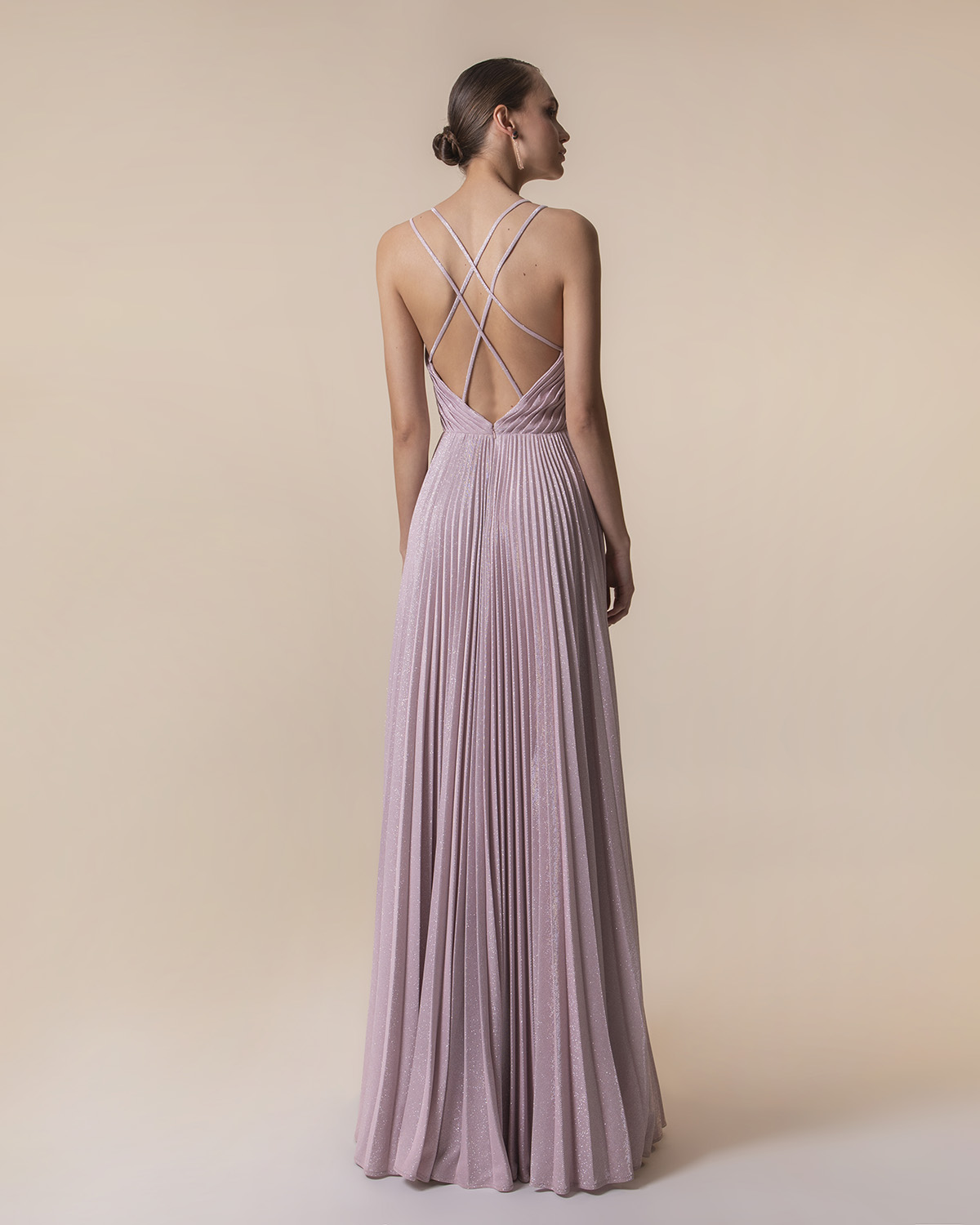 Evening Dresses / Long pleated evening dress with shining fabric