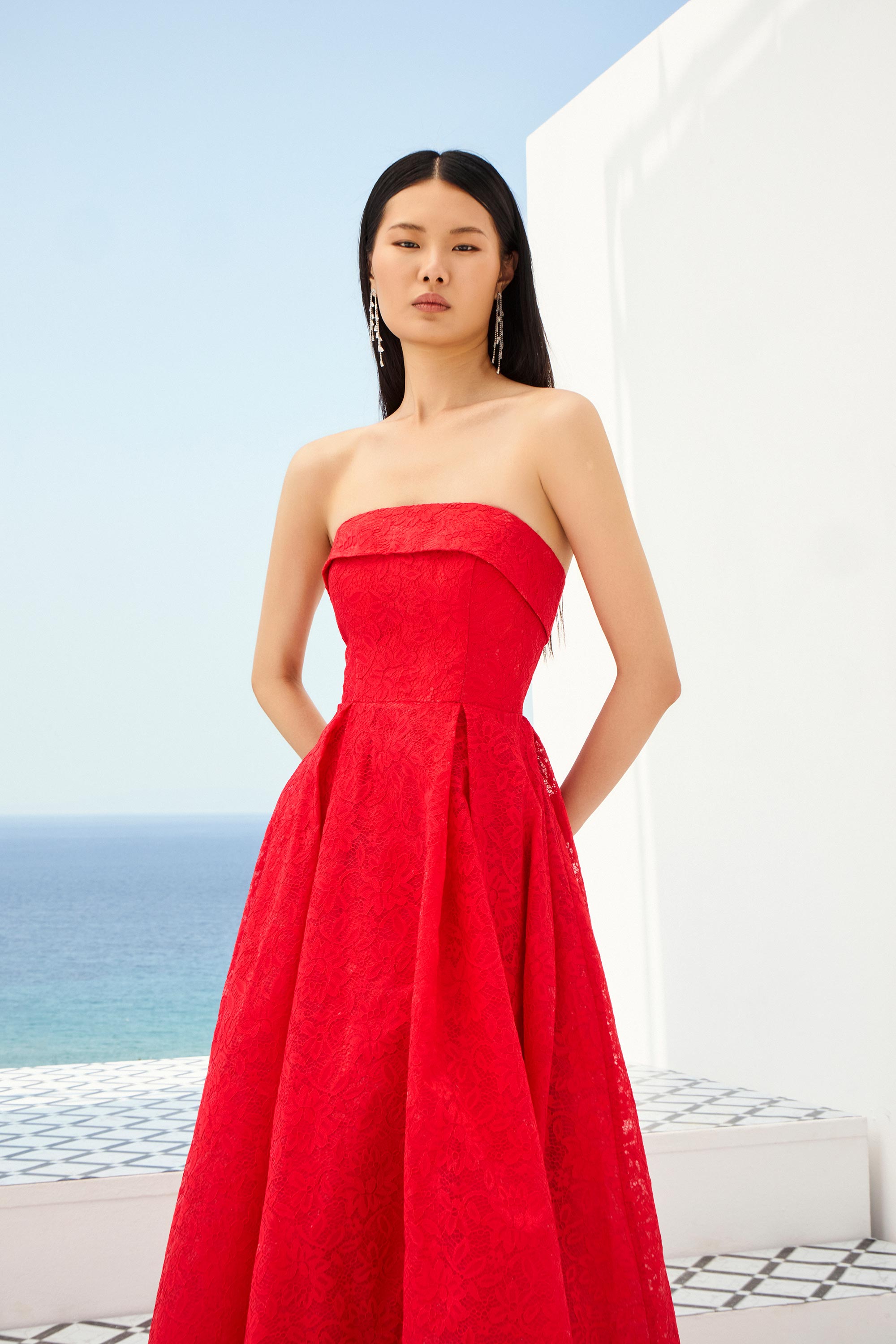 Κοκτέιλ Φορέματα / Κομψό κοκτέιλ φόρεμα στράπλες με όγκο και εντυπωσιακή γραμμή