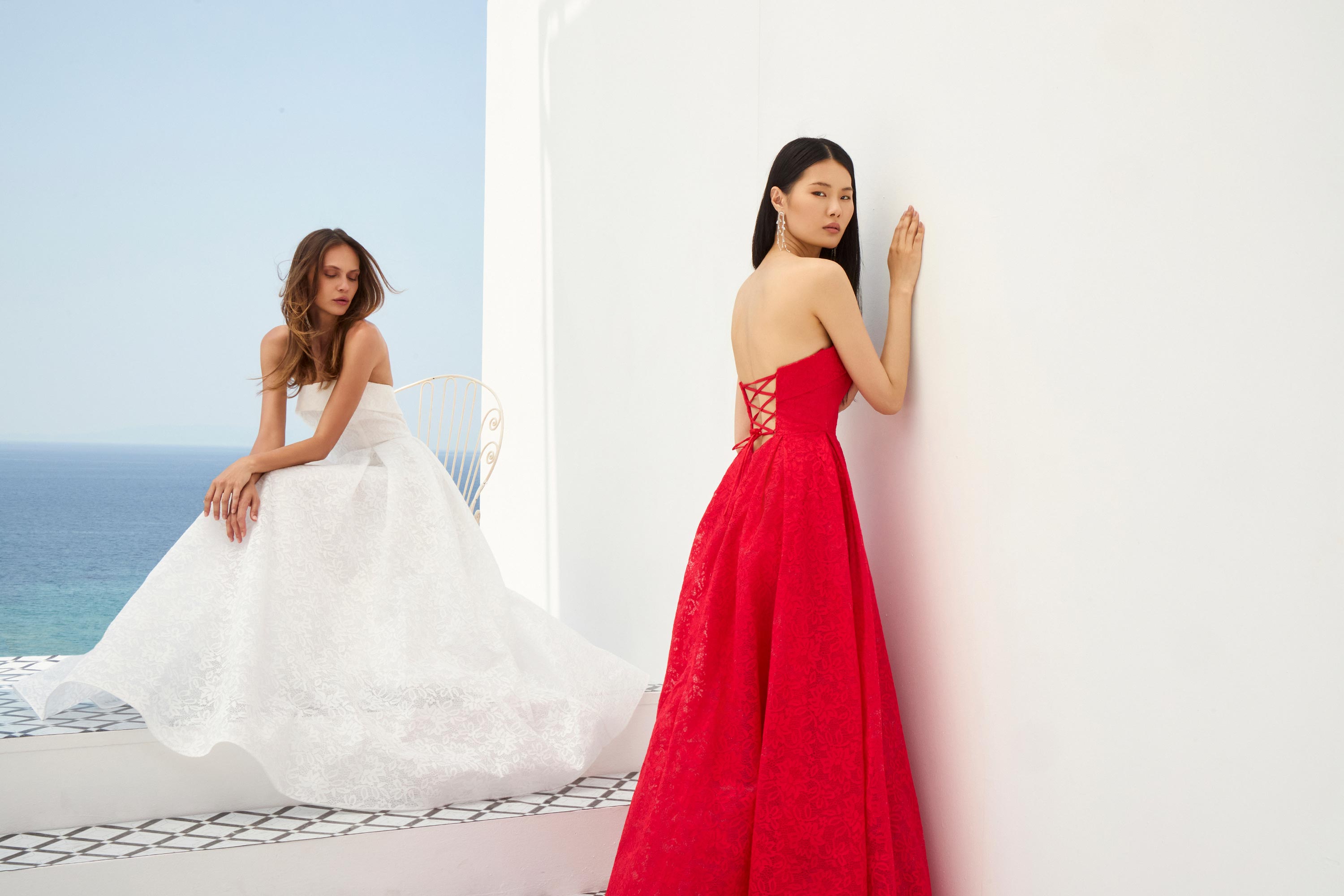 Κοκτέιλ Φορέματα / Κομψό κοκτέιλ φόρεμα στράπλες με όγκο και εντυπωσιακή γραμμή