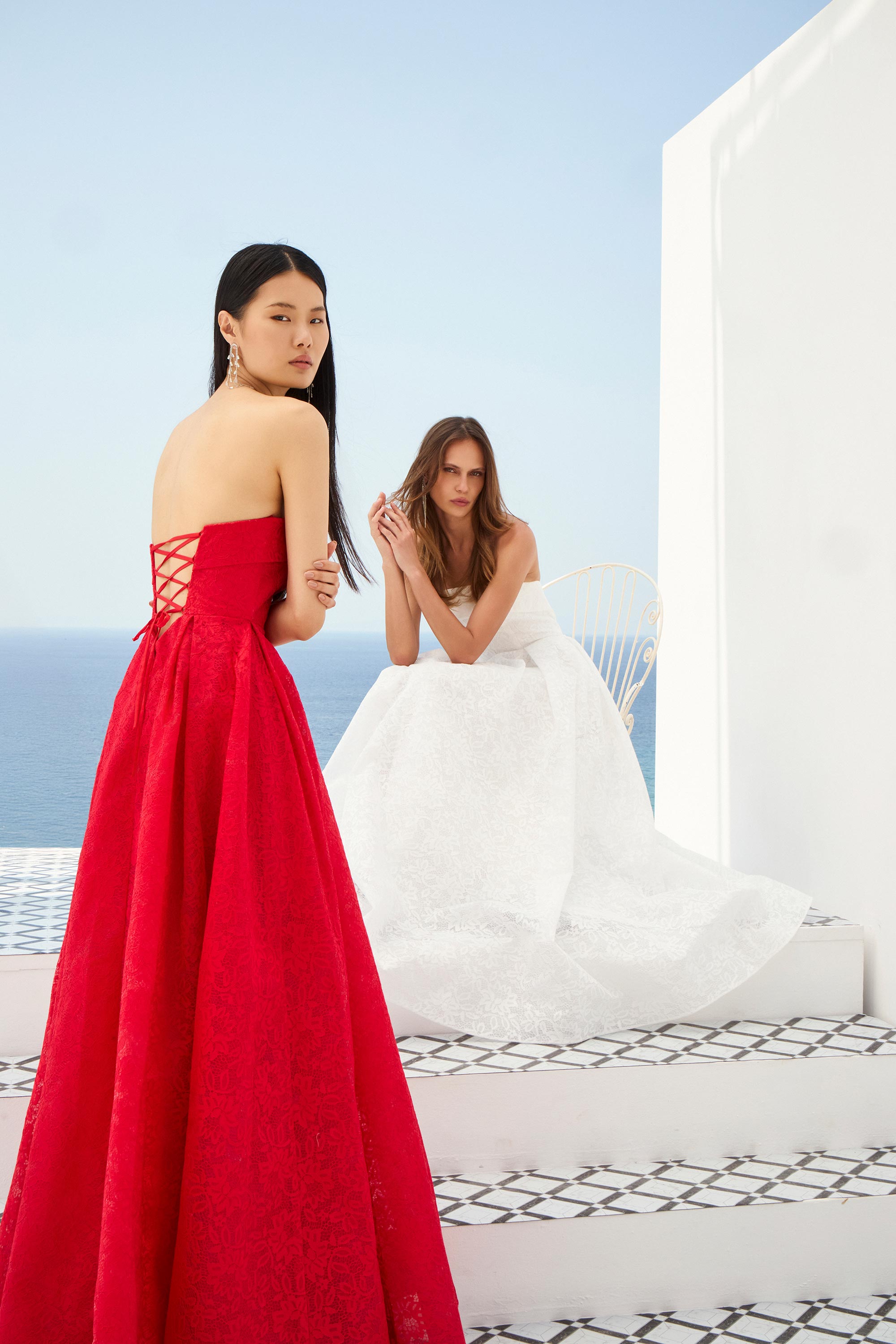 Κοκτέιλ Φορέματα / Κομψό κοκτέιλ φόρεμα στράπλες με όγκο και εντυπωσιακή γραμμή