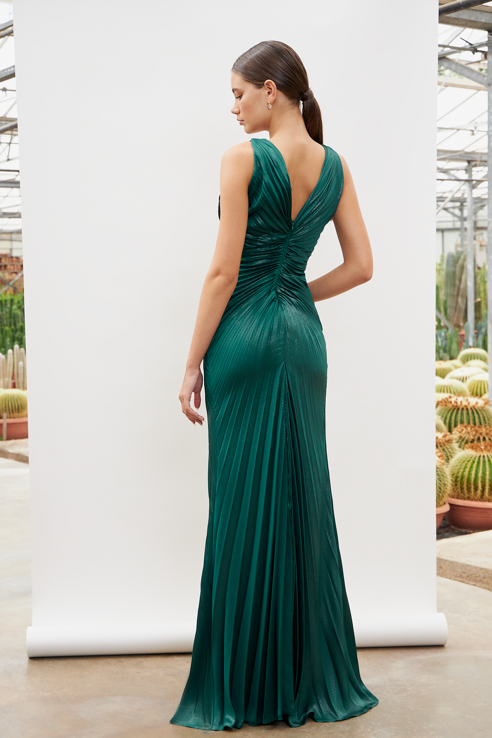 Вечерние платья / Long evening pleated satin dress with beading on th top and wide straps