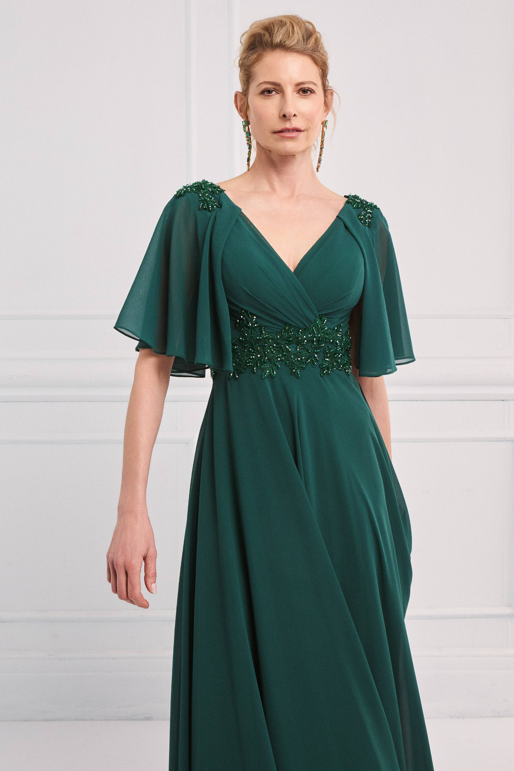 Classic Dresses / Classic long chiffon dress with wrap-style top, short sleeves, and embroidery at the waist and shoulders