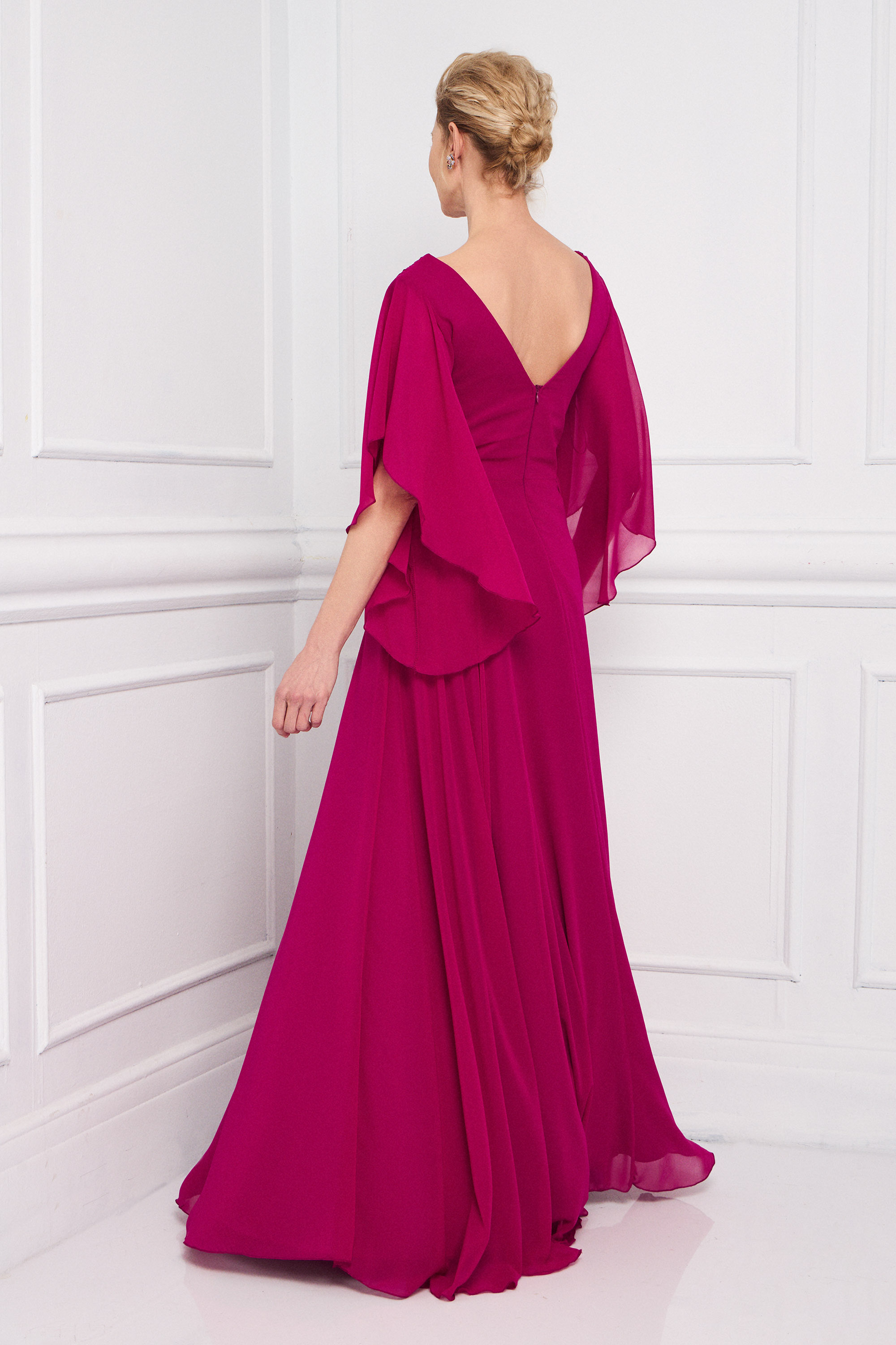 Classic Dresses / Classic long chiffon dress with draped embroidered top and long sleeves