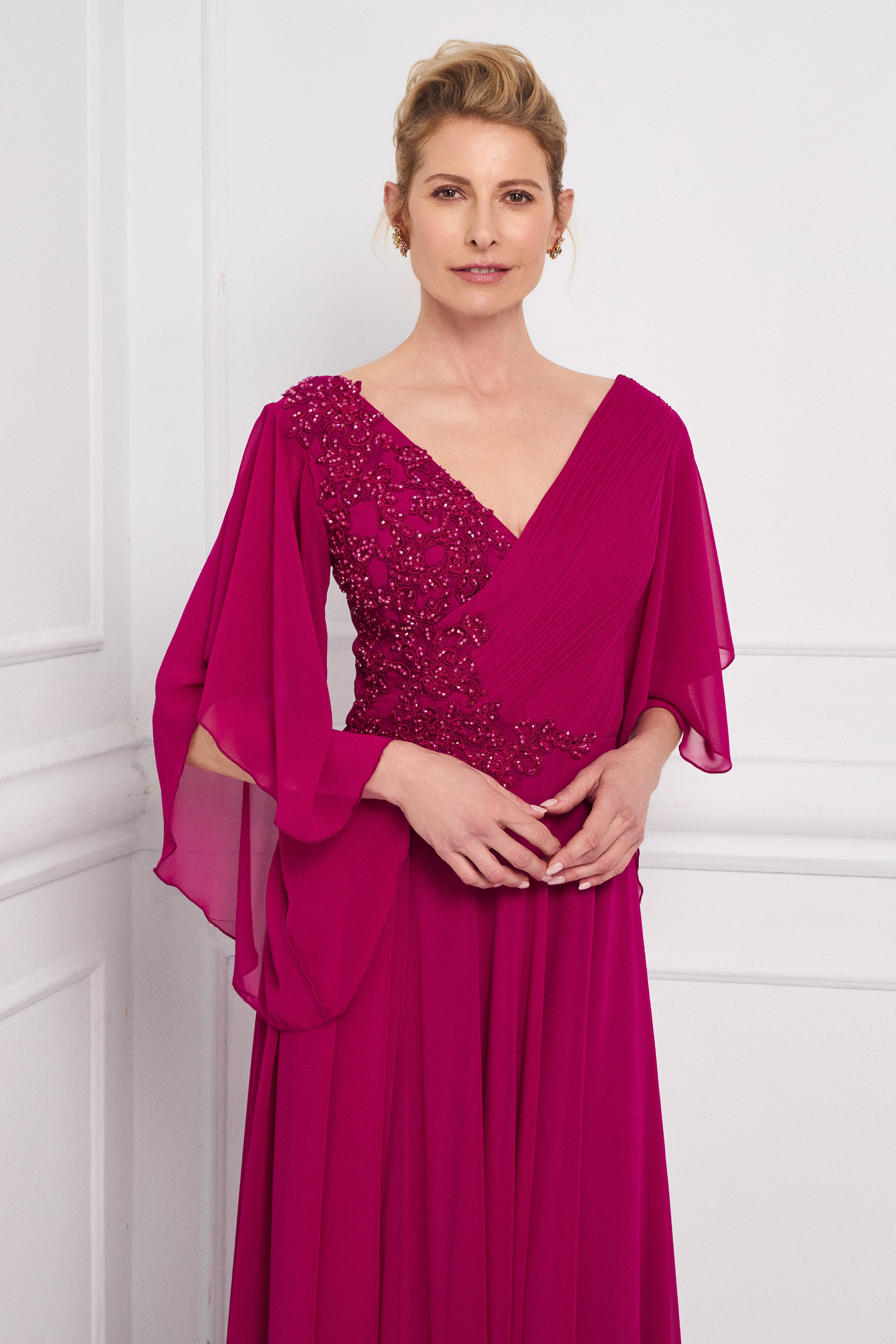 Classic Dresses / Classic long chiffon dress with draped embroidered top and long sleeves