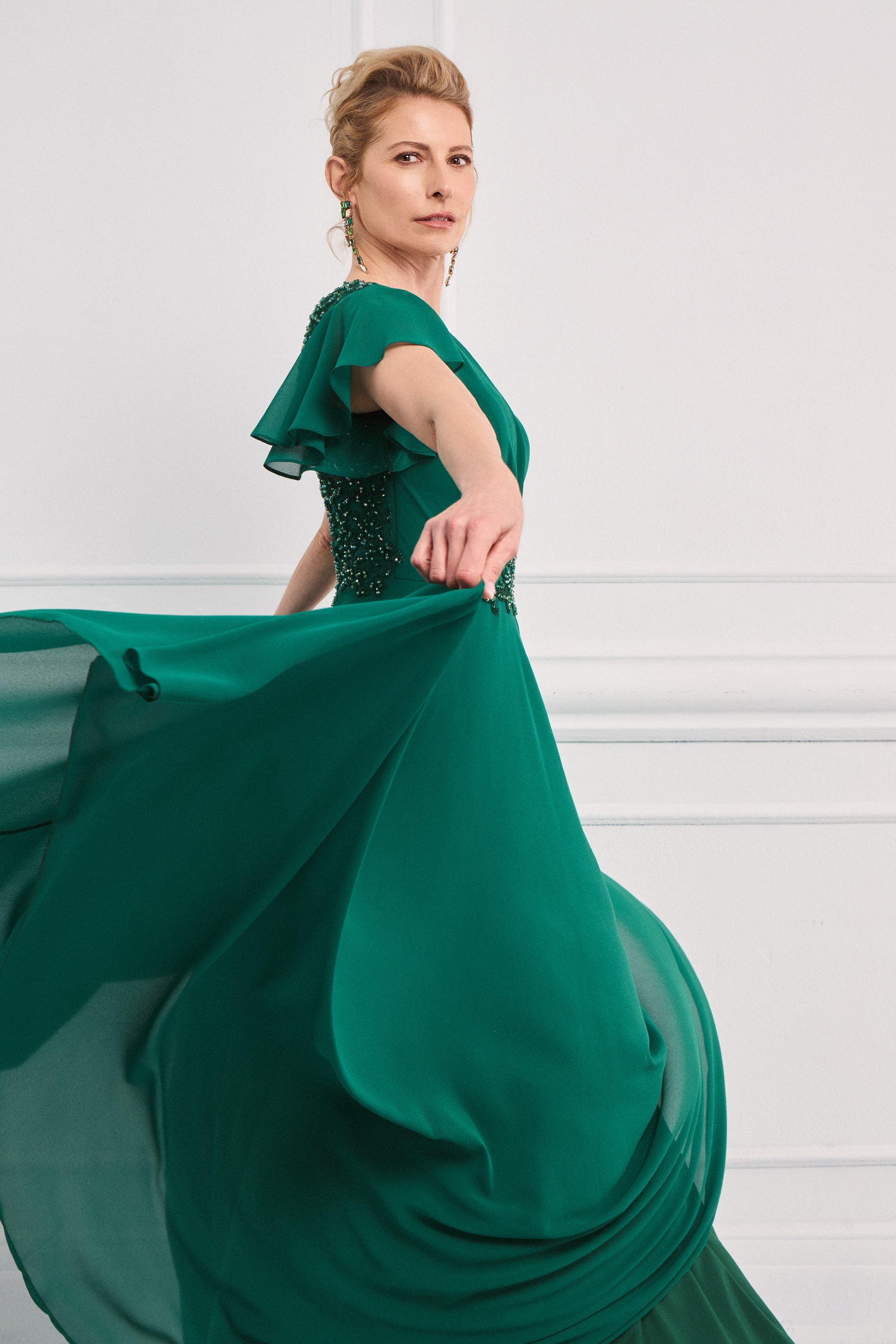 Classic Dresses / Classic long chiffon dress with short sleeves, embroidery on the top, and lace on the back