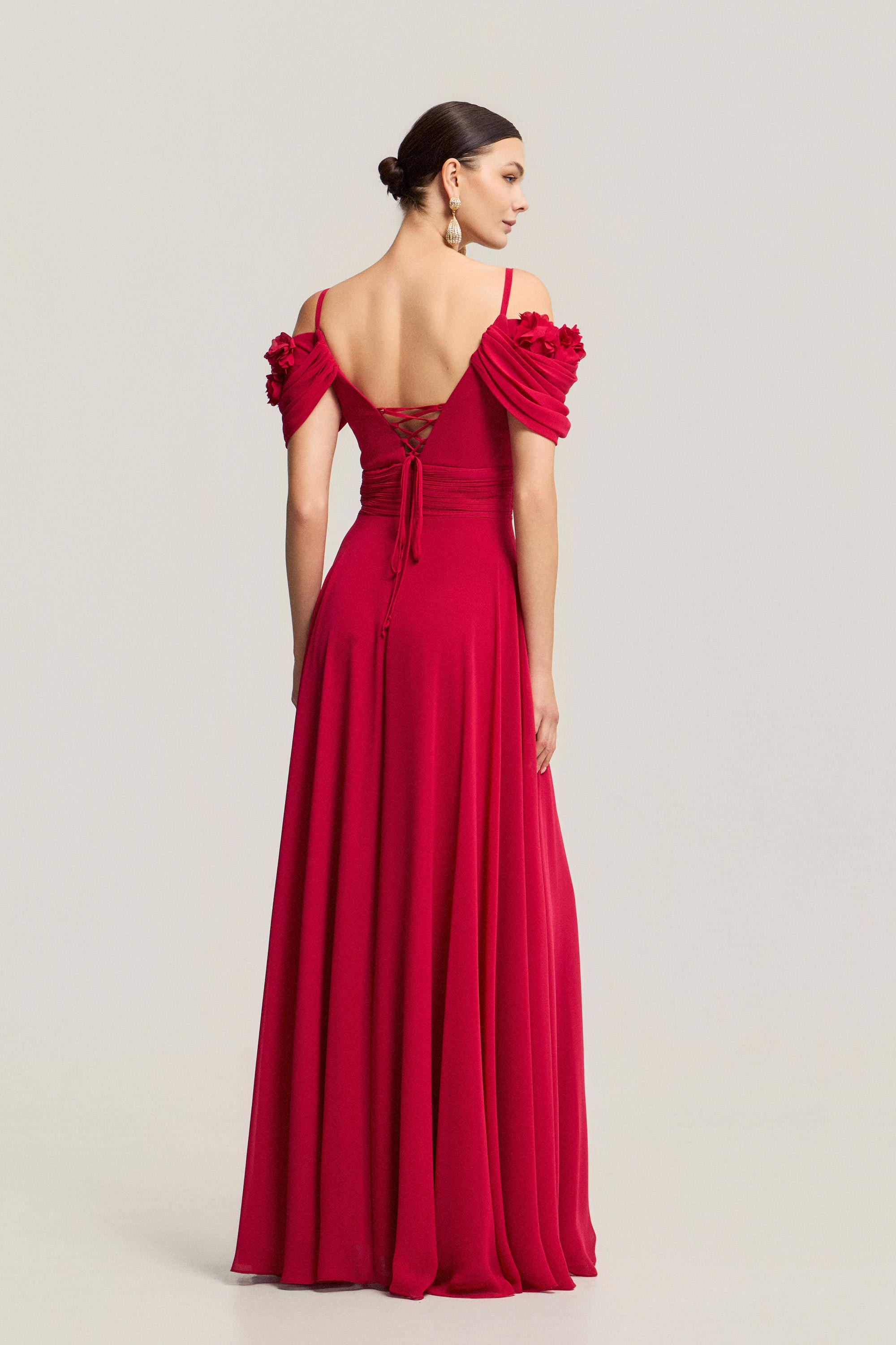 Κλασικά Φορέματα / Κλασικό φόρεμα μακρύ με βολάν μανίκια και ρομαντική κομψή γραμμή