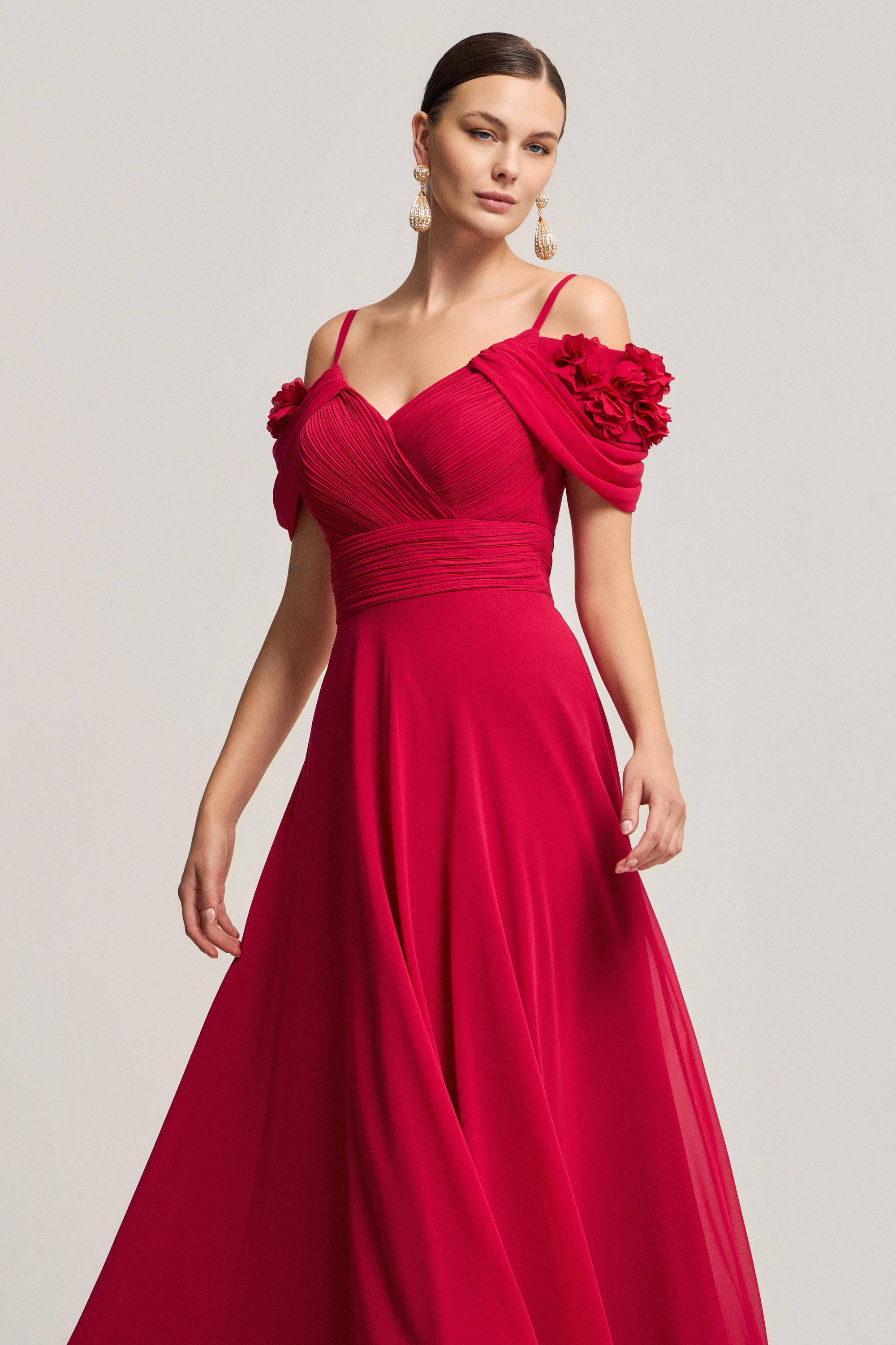 Κλασικά Φορέματα / Κλασικό φόρεμα μακρύ με βολάν μανίκια και ρομαντική κομψή γραμμή