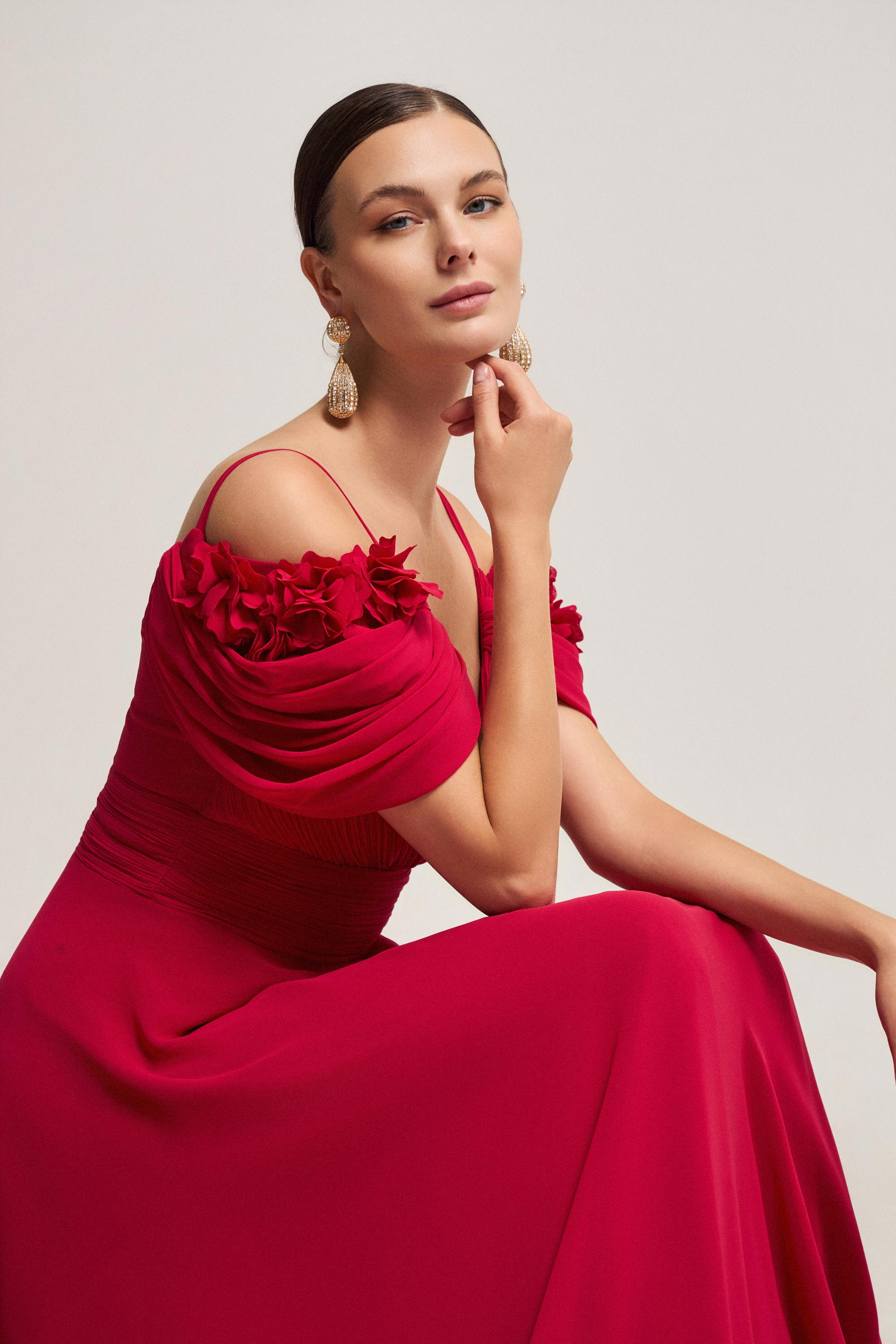 Κλασικά Φορέματα / Κλασικό φόρεμα μακρύ με βολάν μανίκια και ρομαντική κομψή γραμμή