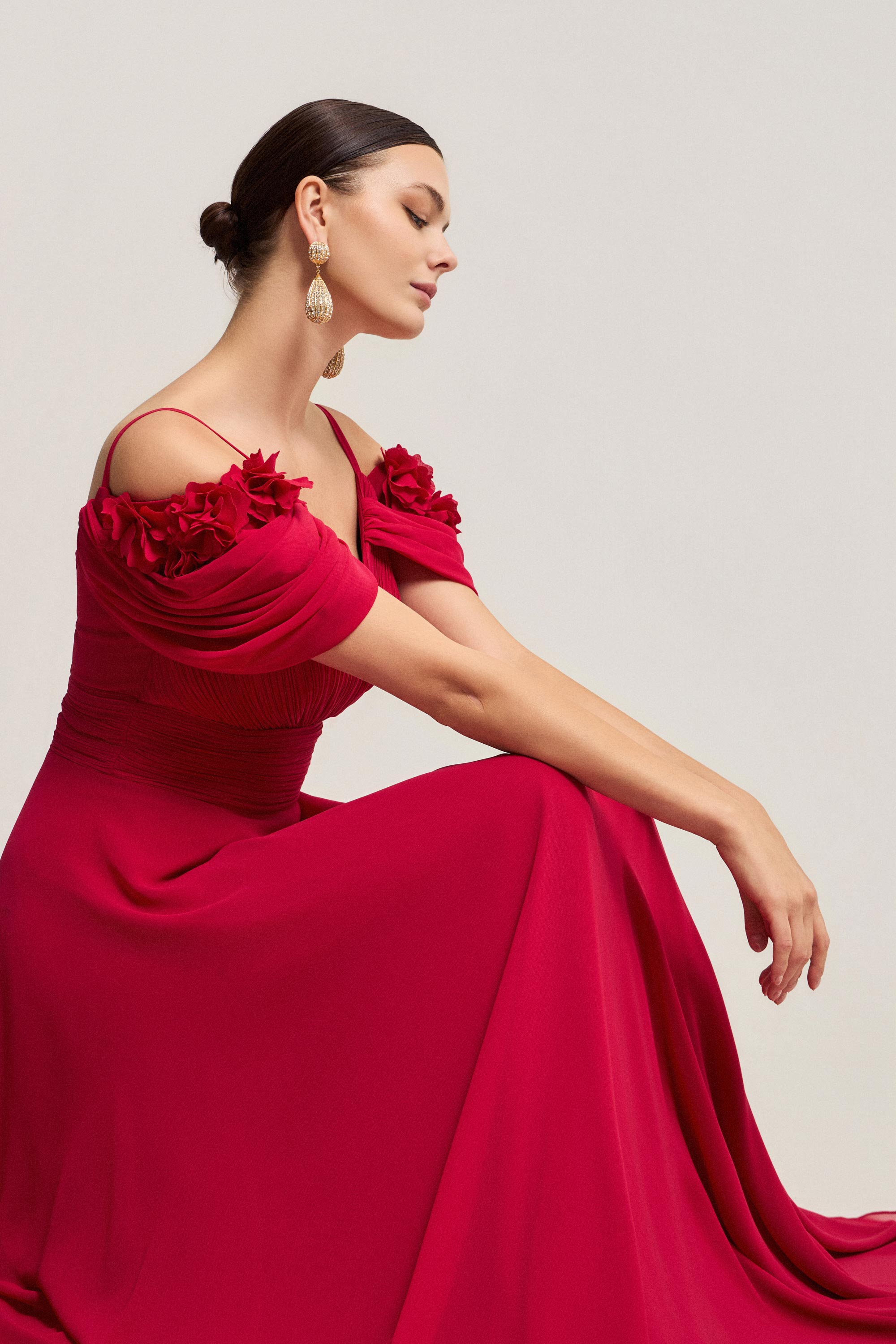 Κλασικά Φορέματα / Κλασικό φόρεμα μακρύ με βολάν μανίκια και ρομαντική κομψή γραμμή