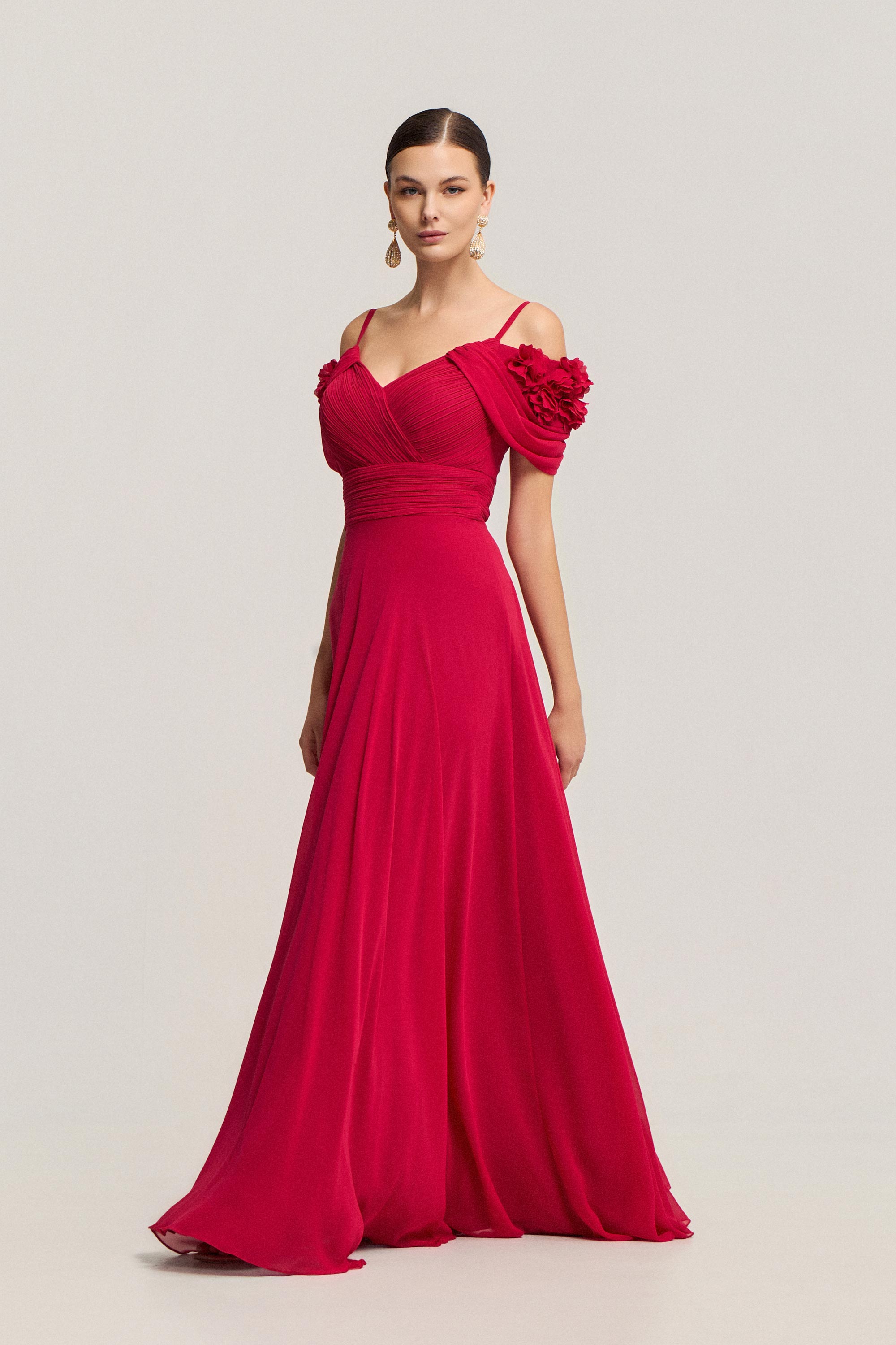 Κλασικά Φορέματα / Κλασικό φόρεμα μακρύ με βολάν μανίκια και ρομαντική κομψή γραμμή