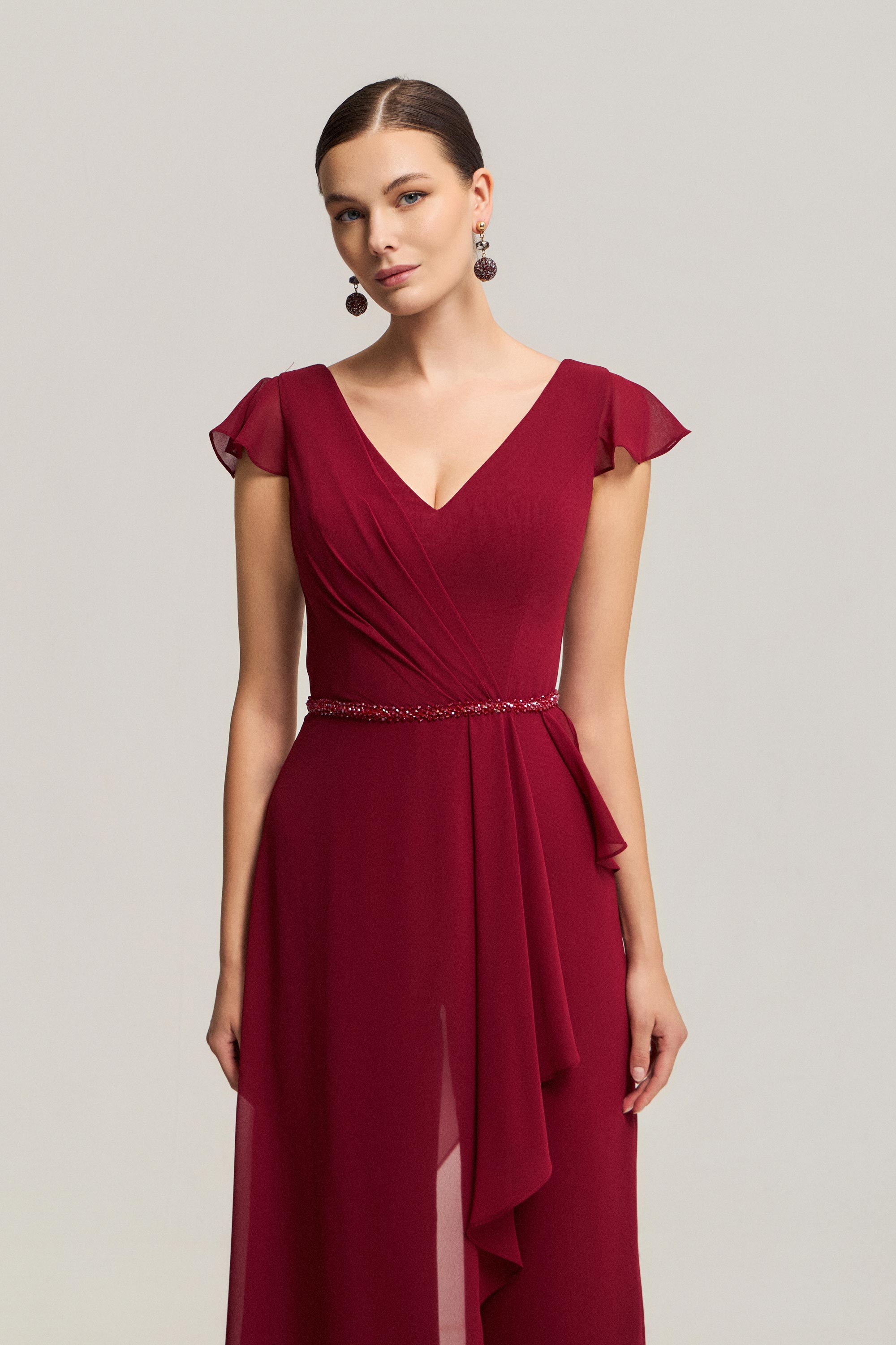 Κοκτέιλ Φορέματα / Κλασική παντελόνα με αέρινη γραμμή, κομψότητα και θηλυκό στυλ