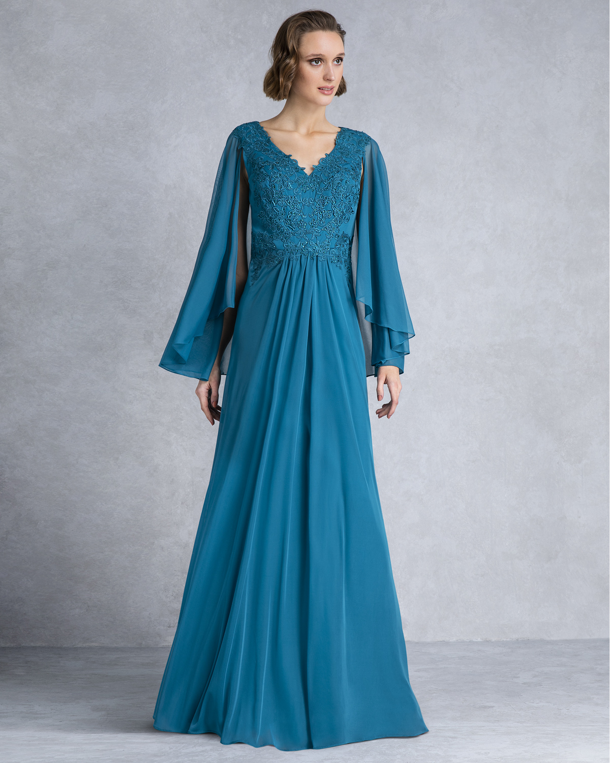 Long evening dress with lace top and chifon sleeves