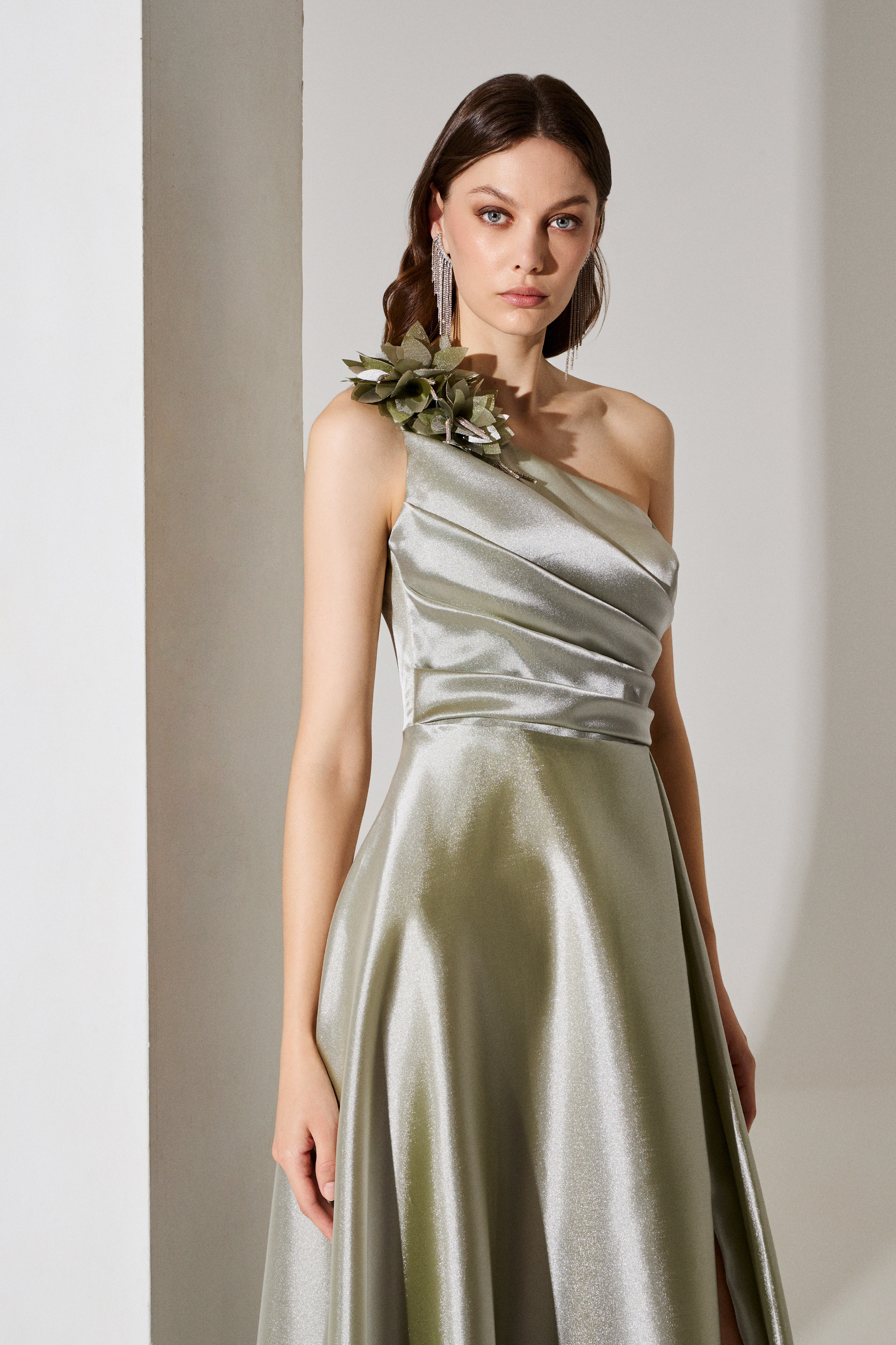 Evening Dresses / Evening long one-shoulder organza dress with a flower and embroidery on the shoulder