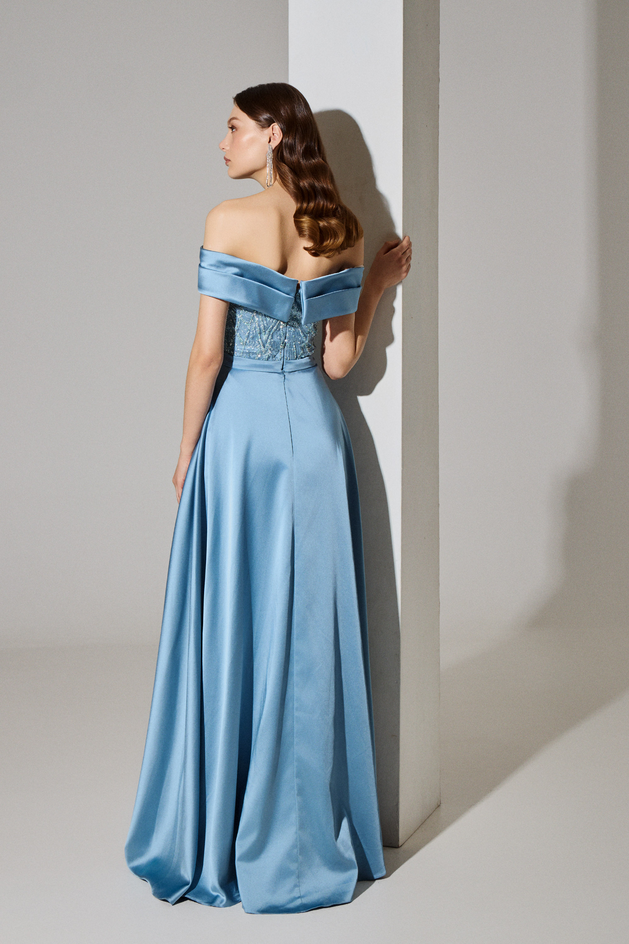 Evening Dresses / Evening long satin dress with sleeves and fully embroidered short inner dress