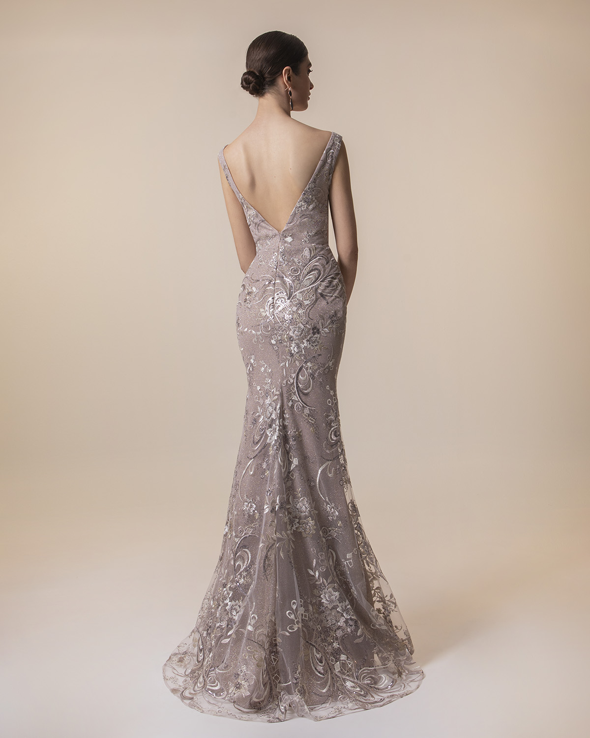 Evening Dresses / Long evening dress with tulle and lace and shining fabric