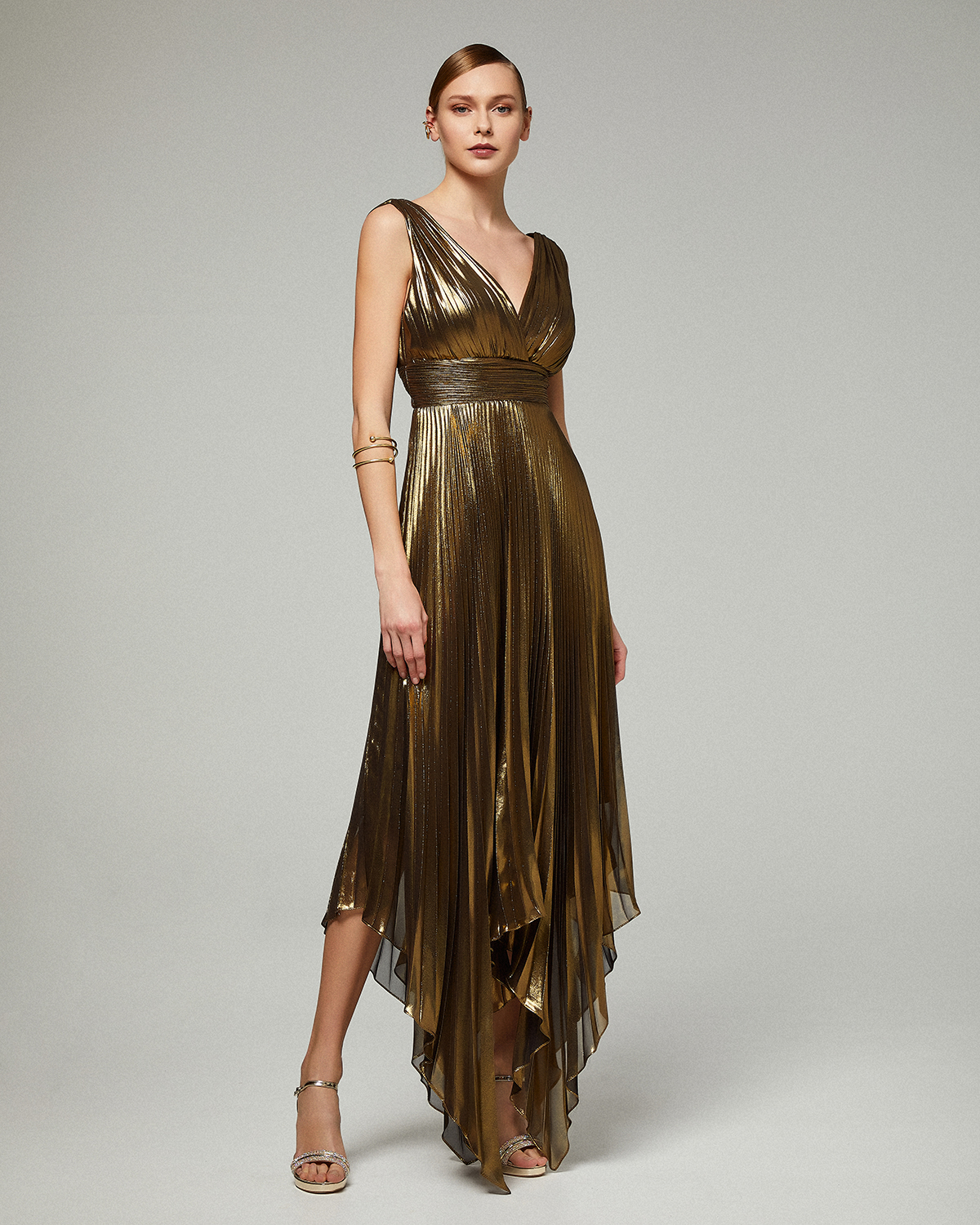 Evening Dresses / Evening asymmetrical pleated dress with shining fabric