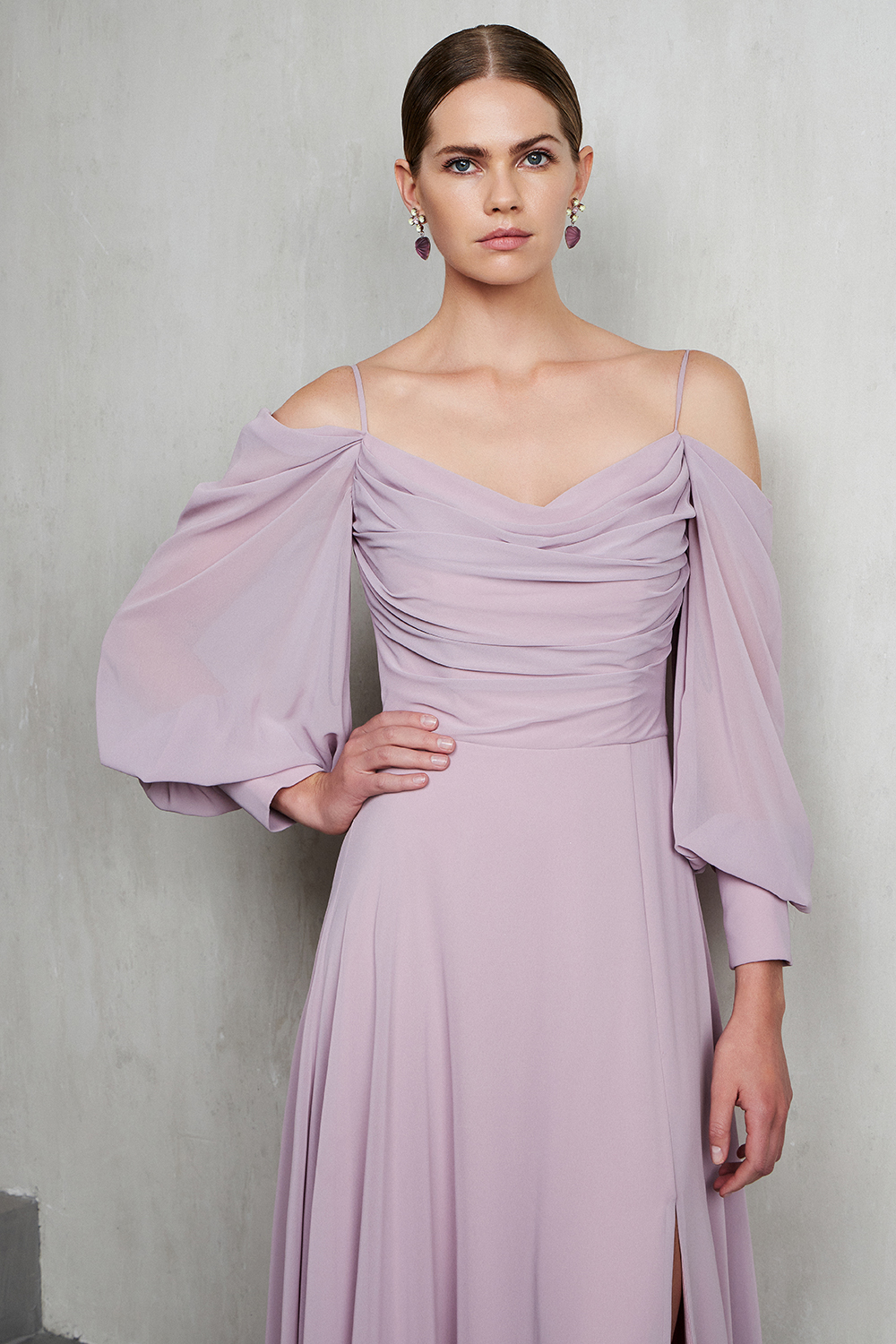 Cocktail Dresses / Long cocktail dress with chiffon fabric and long sleeves