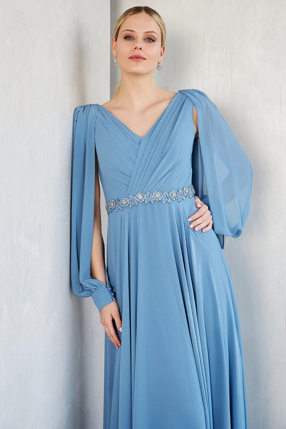 Classic Dresses / Long evening chiffon dress with beading at the waist and long sleeves