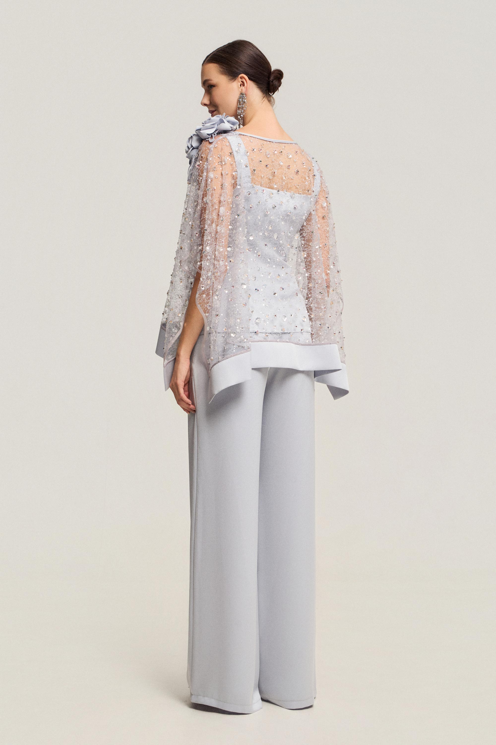 Κλασικά Φορέματα / Παντελόνα σετ με κεντημένο πόντσο και διακοσμητικό λουλούδι