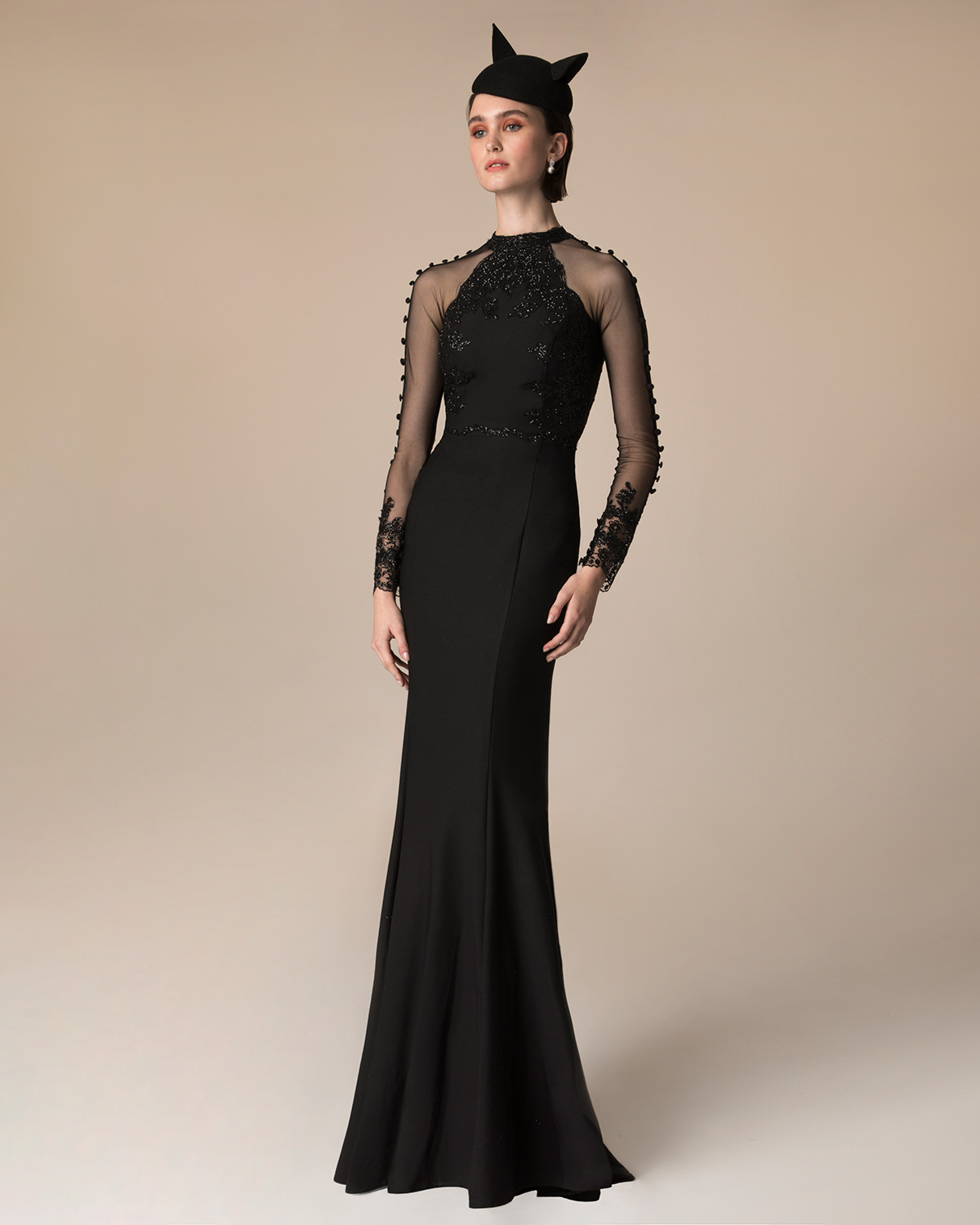 Evening Dresses / Long evening dress with beaded top and tulle long sleeves