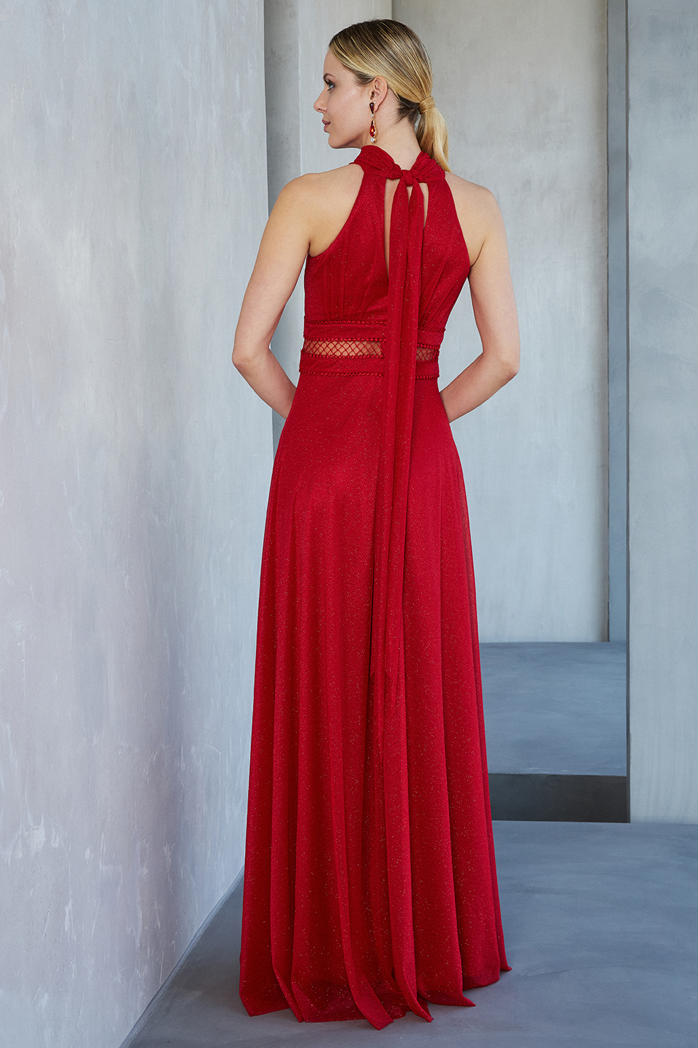 Long cocktail dress with shining fabric