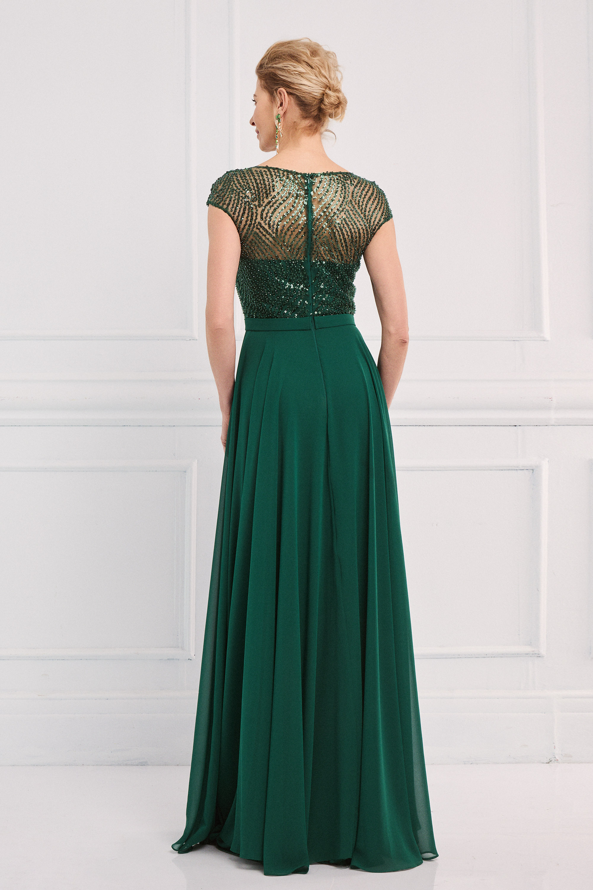 Classic Dresses / Classic long chiffon dress with fully embroidered top