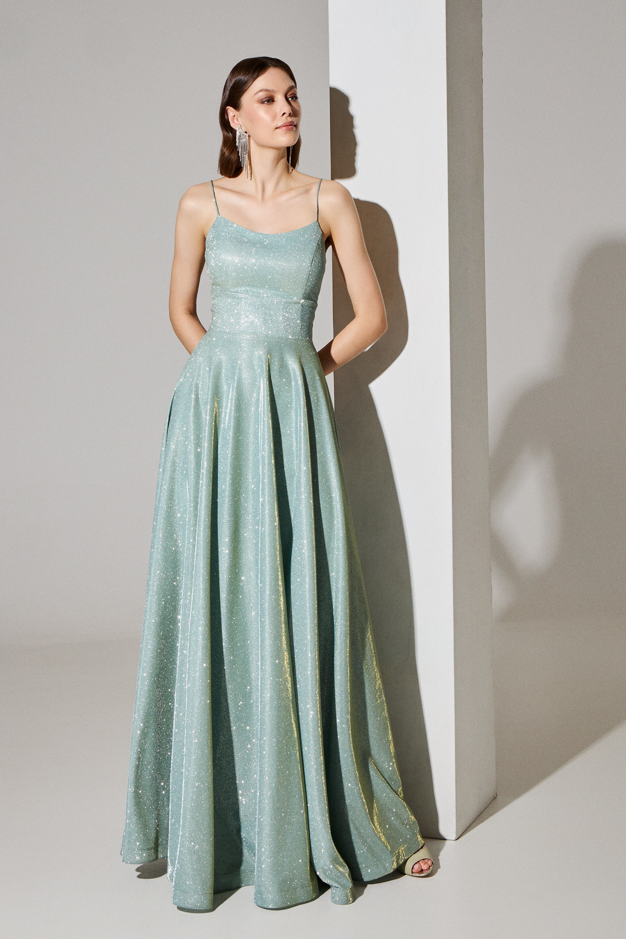Evening Dresses / Evening long dress made of shiny fabric, backless