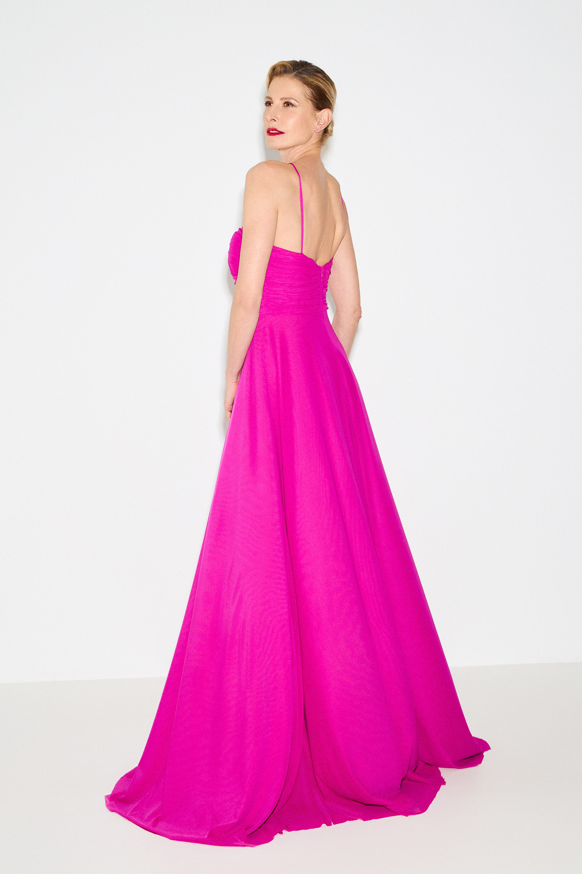Cocktail Dresses / Cocktail long dress with an opening on the top and thin straps