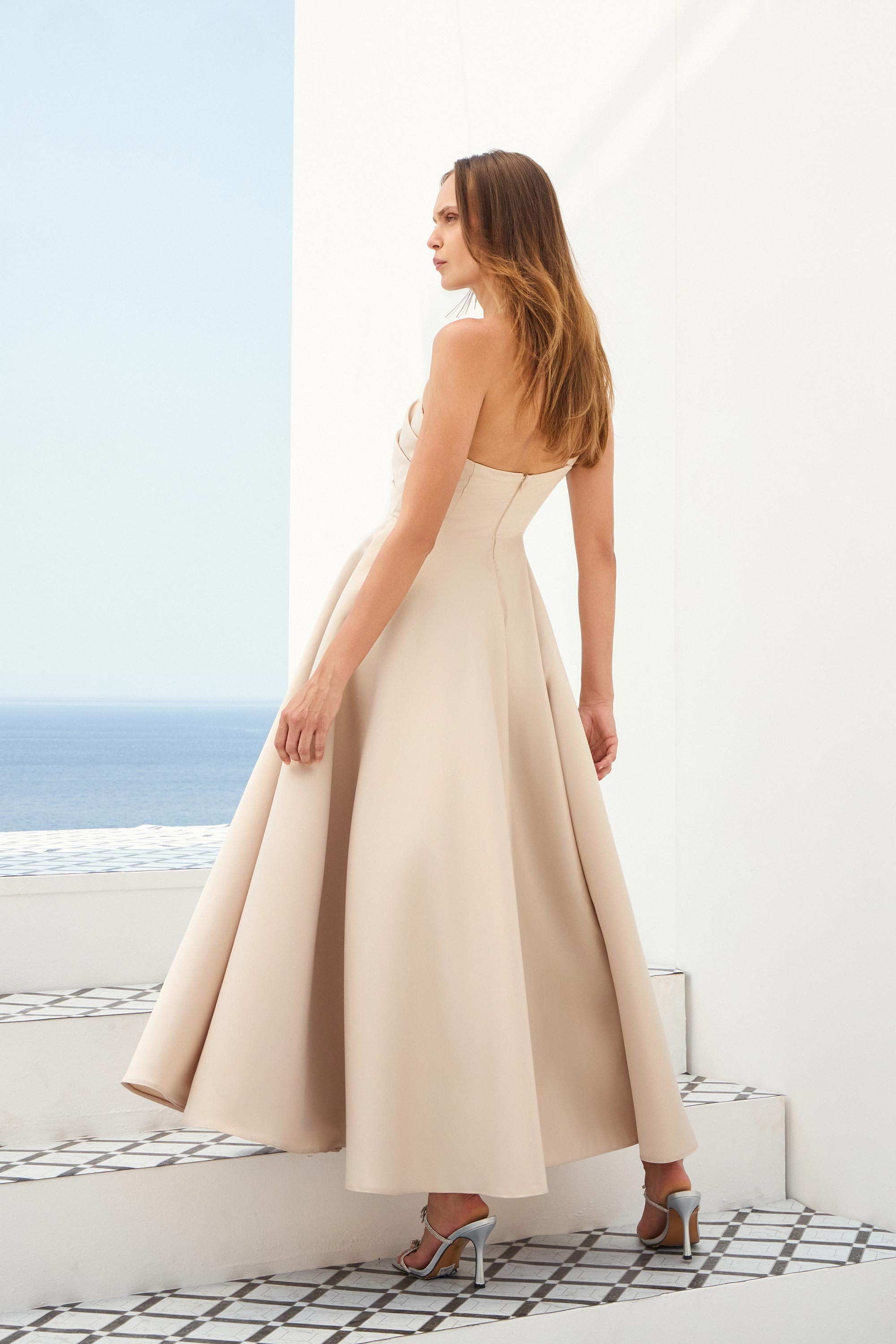 Κοκτέιλ Φορέματα / Κοκτέιλ μίντι φόρεμα ενός ώμου με διακοσμητικό λουλούδι.