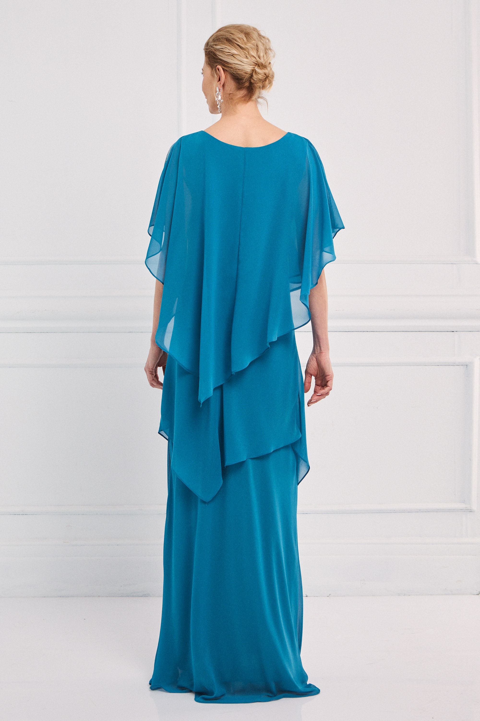 Classic Dresses / Classic long dress with rhinestones around the neckline and sleeves