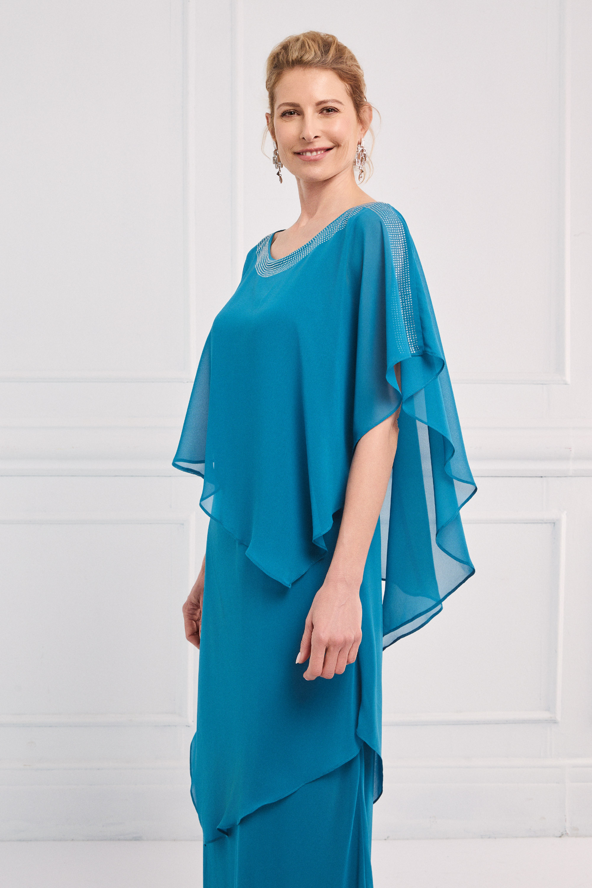 Classic Dresses / Classic long dress with rhinestones around the neckline and sleeves