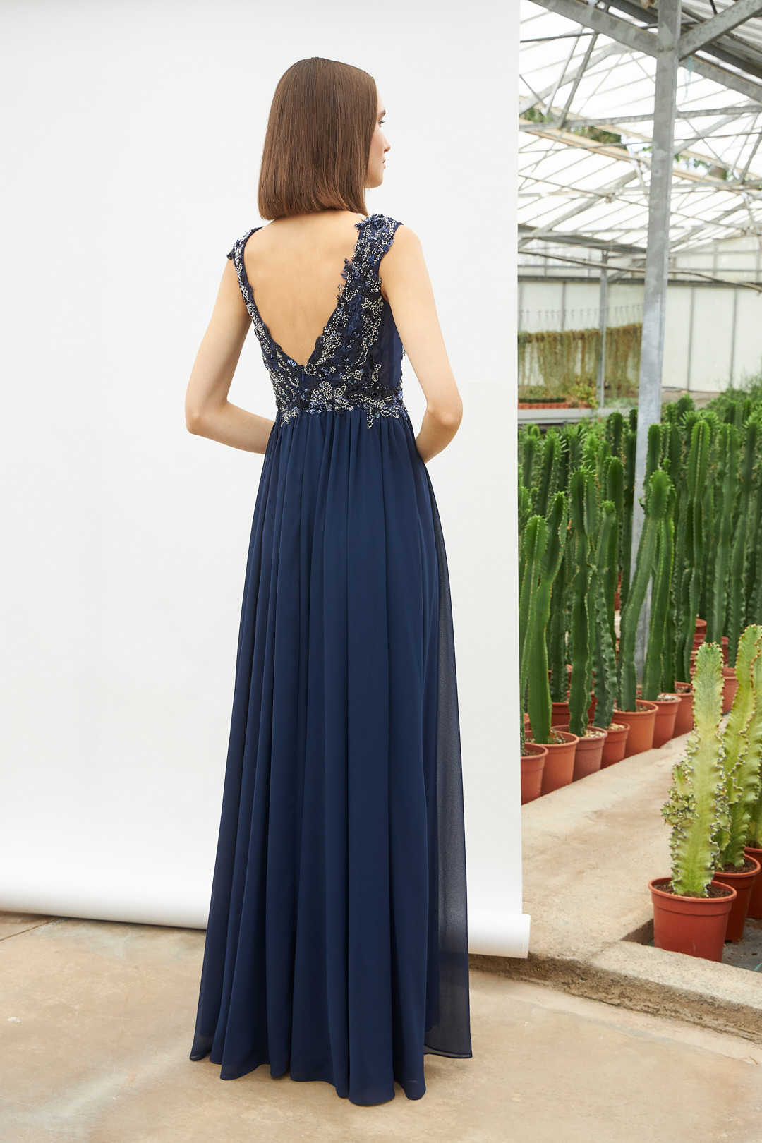 Classic Dresses / Long classic dresss with fuly beaded top and wide straps