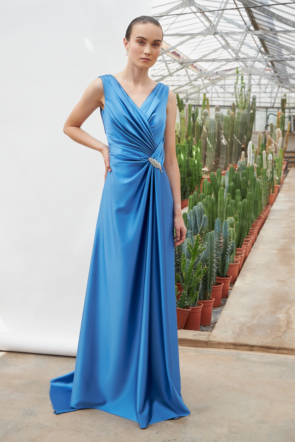 Cocktail Dresses / Long  cockail satin dress with wide straps
