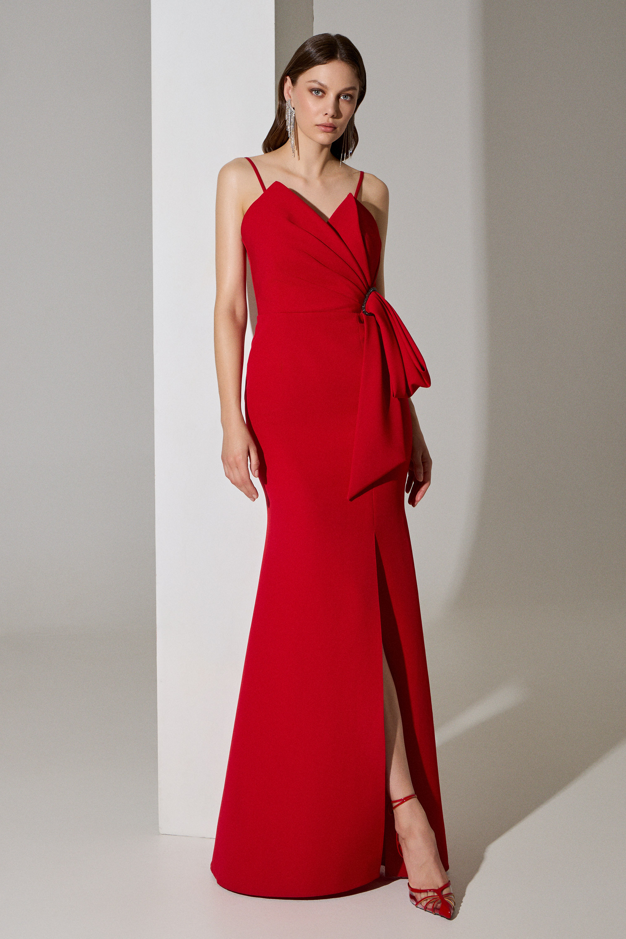 ALINE - Evening long strapless dress with a slit and bow on the side